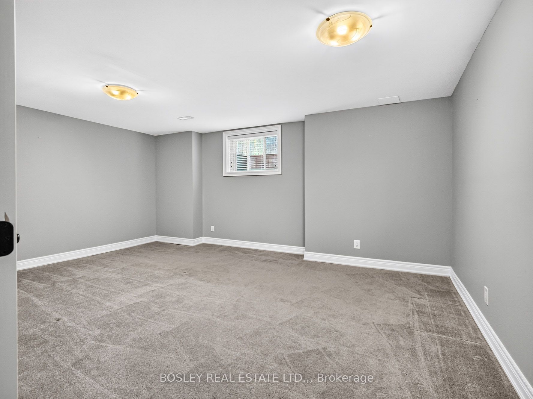 1 Emerald Common Property Photo 32