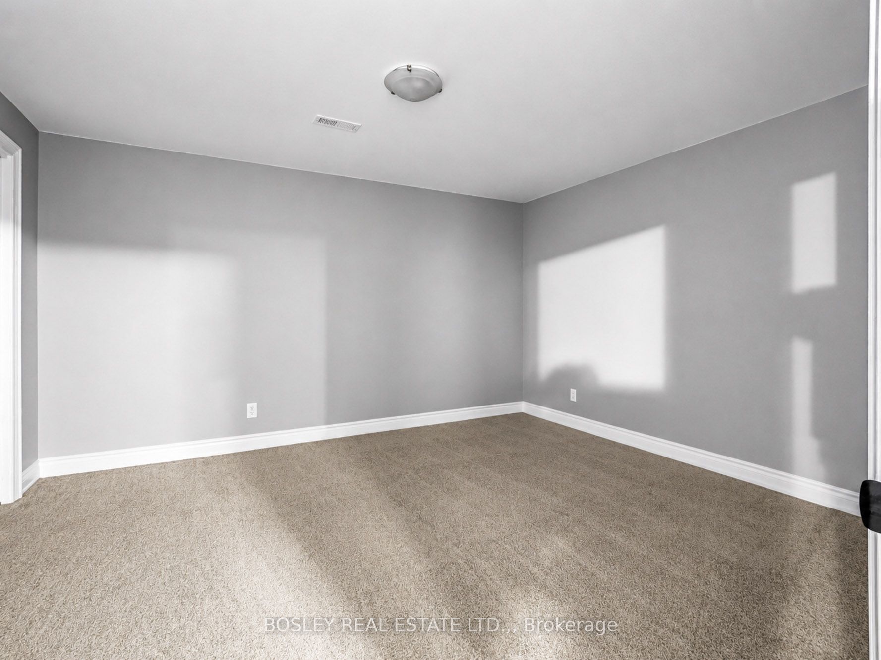 1 Emerald Common Property Photo 33