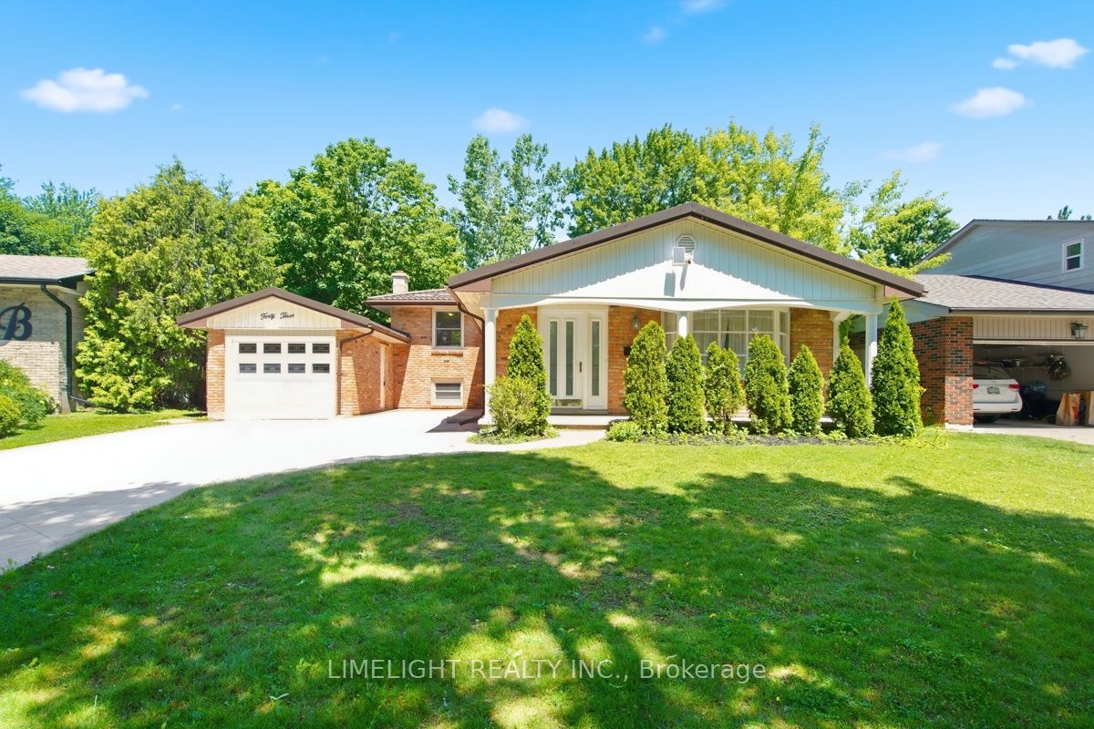 43 Cumberland Crescent Property Photo 1