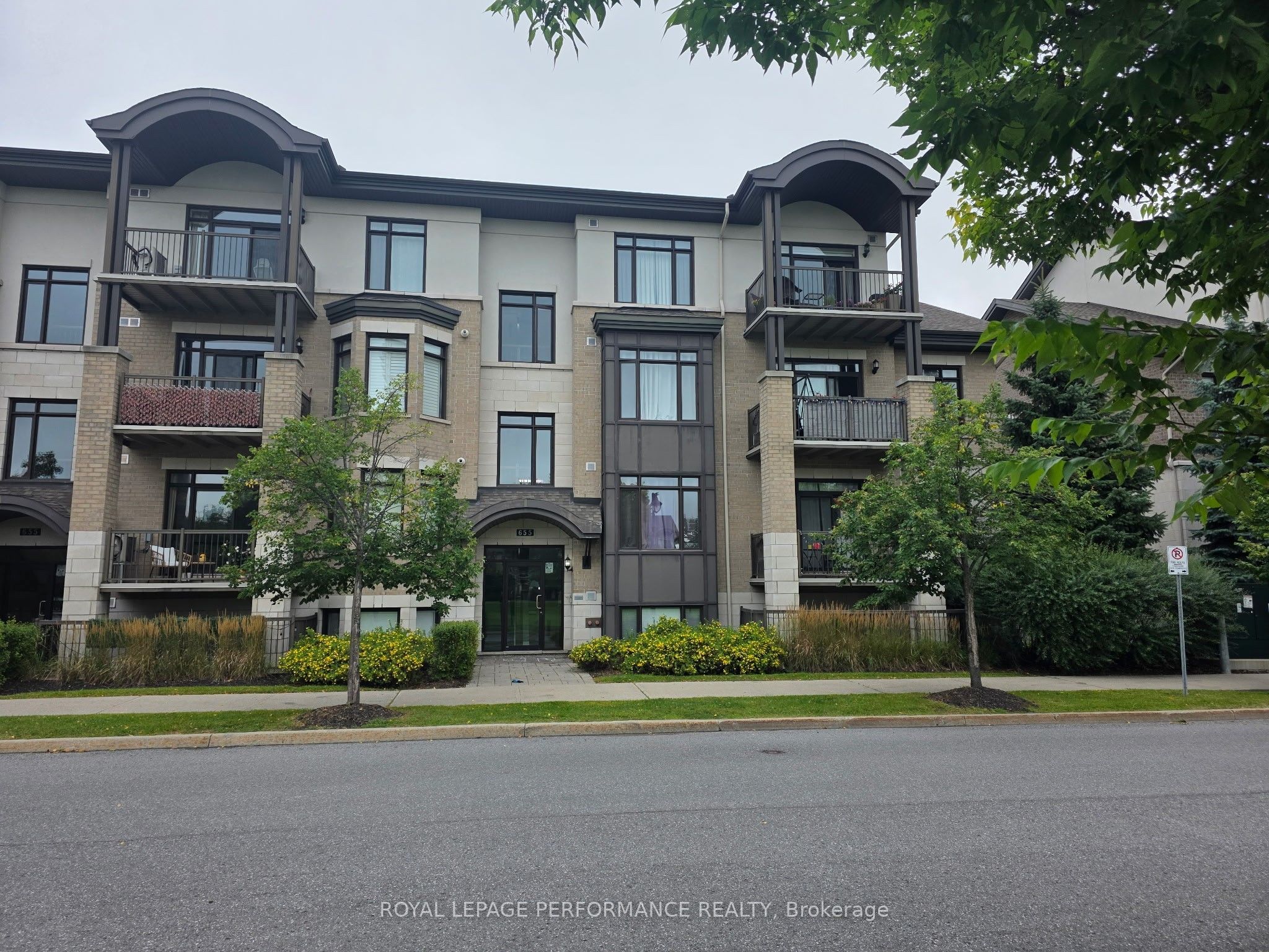 655 Beauparc Private 101 Property Photo 1