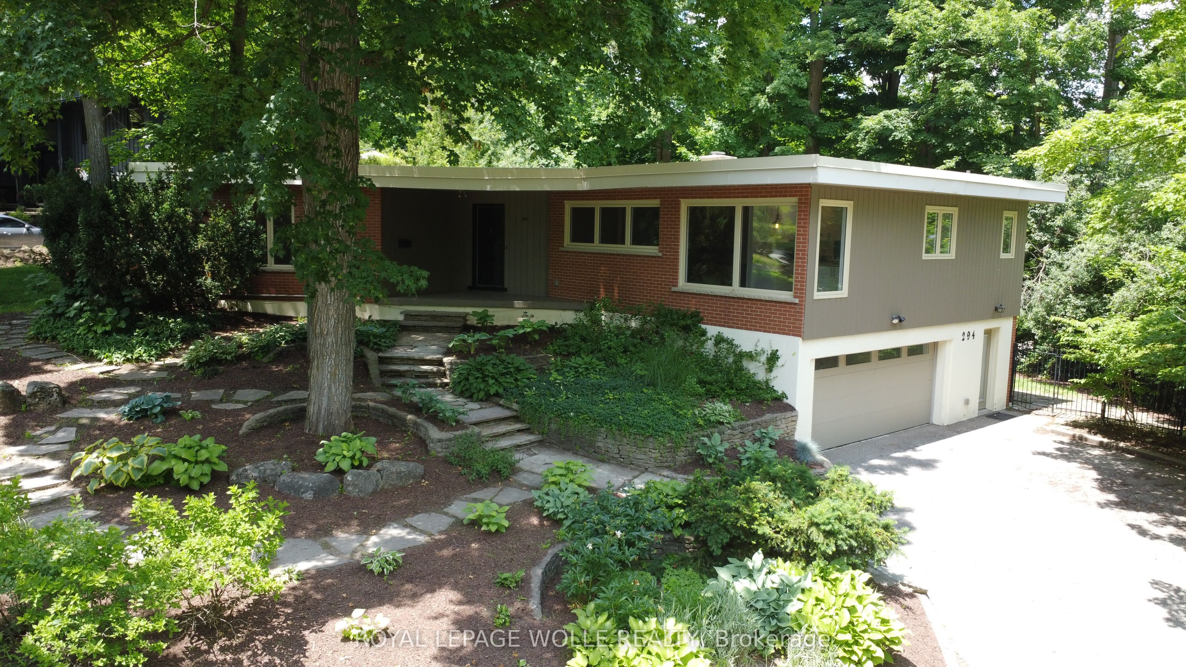 294 Algonquin Drive Property Photo 1