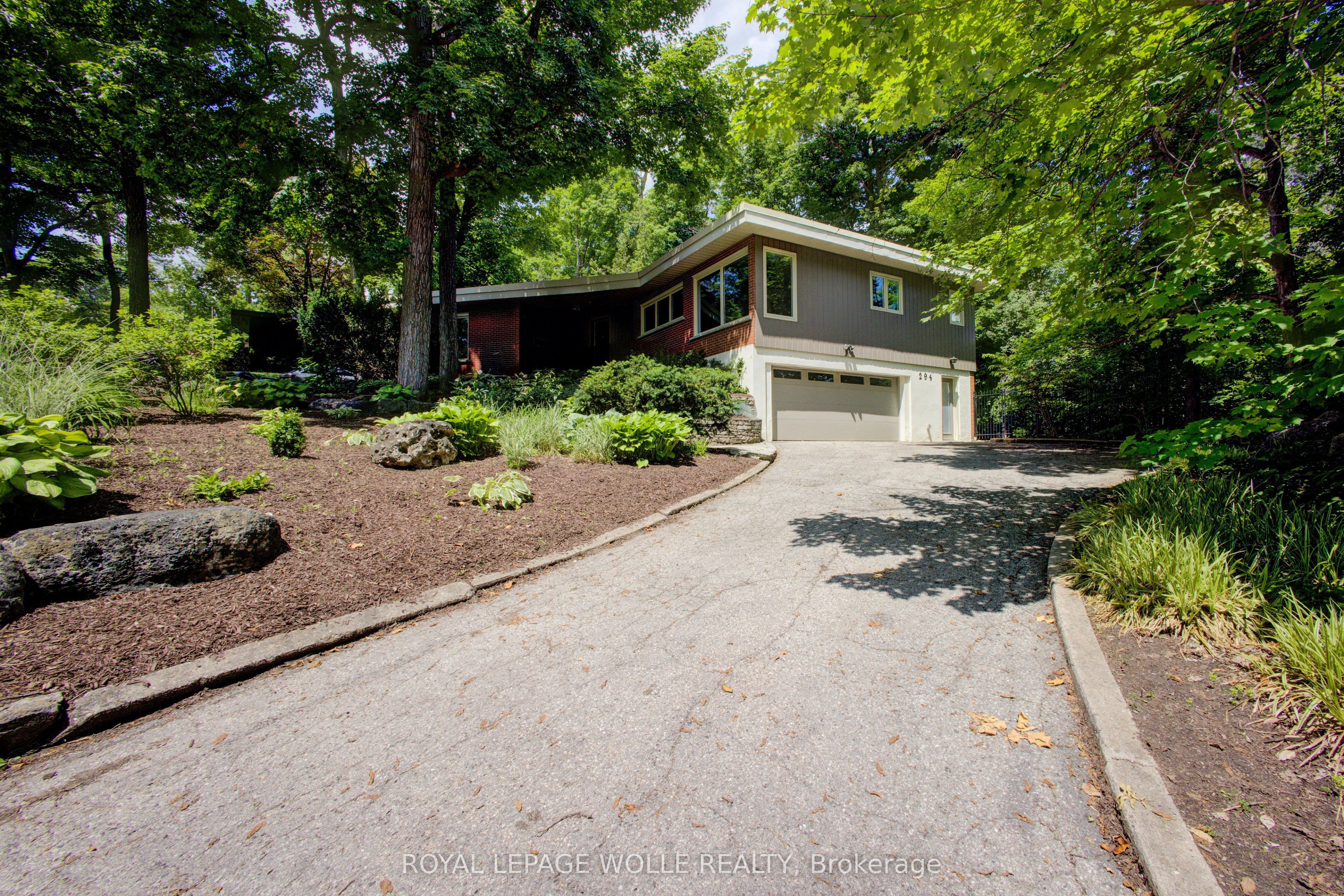 294 Algonquin Drive Property Photo 3