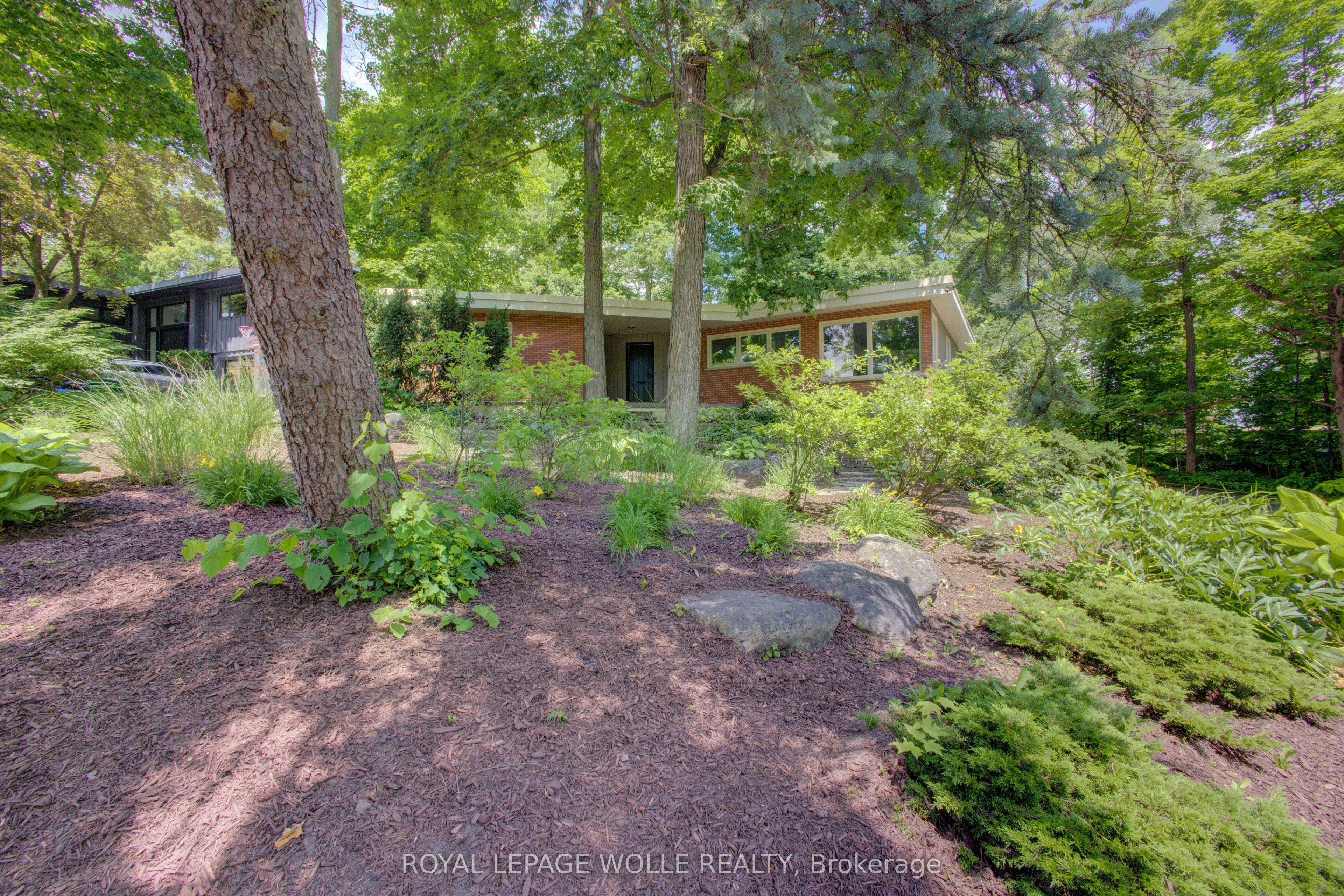 294 Algonquin Drive Property Photo 4