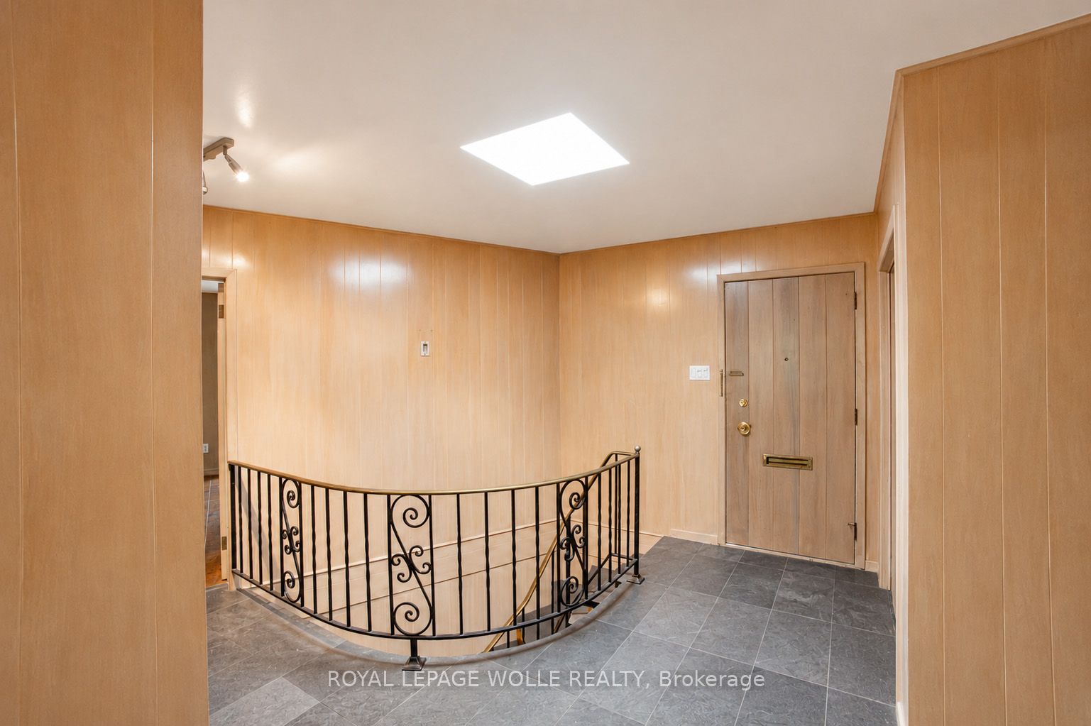 294 Algonquin Drive Property Photo 6