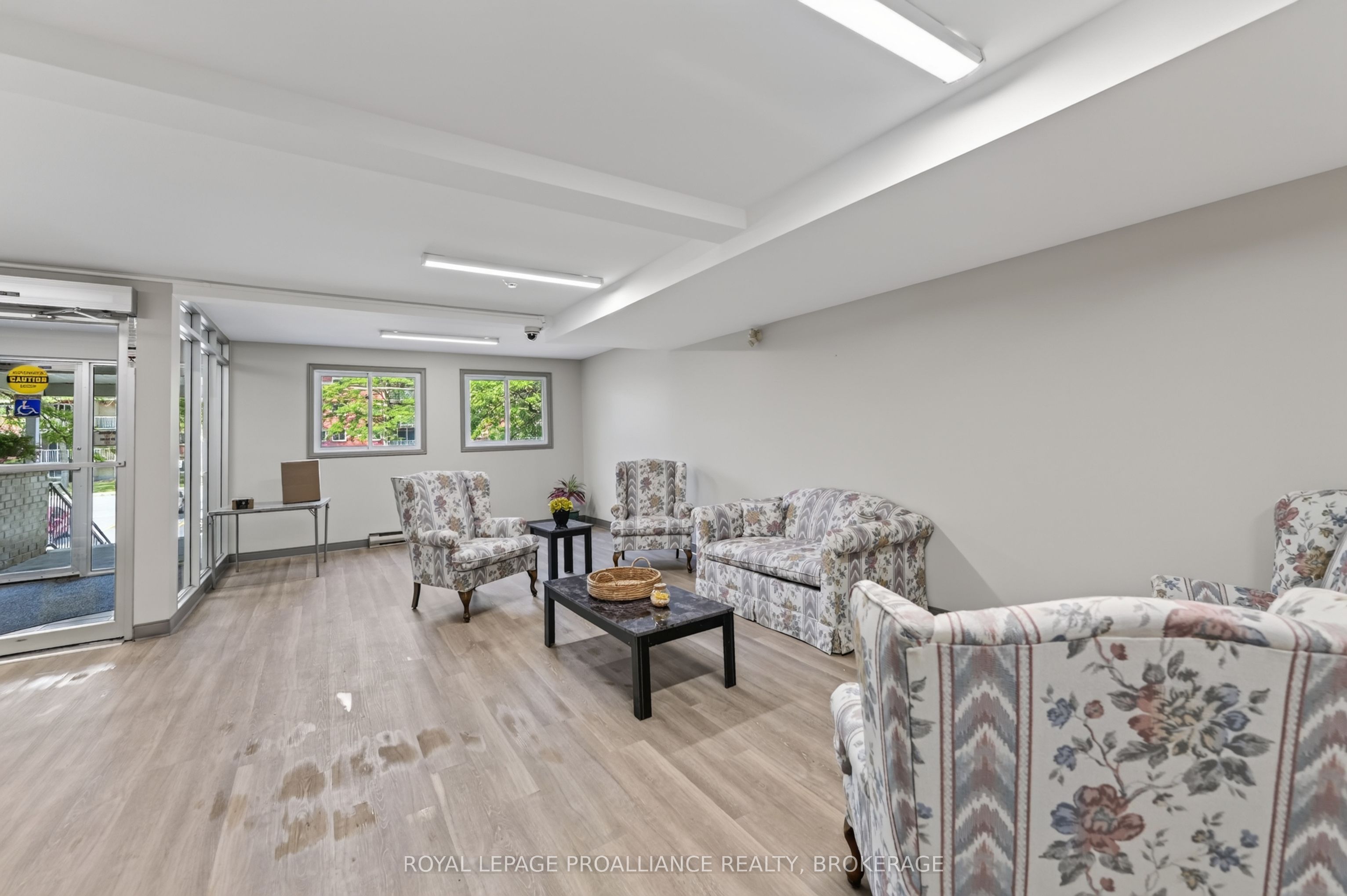 316 Kingsdale Avenue 411 Property Photo 3