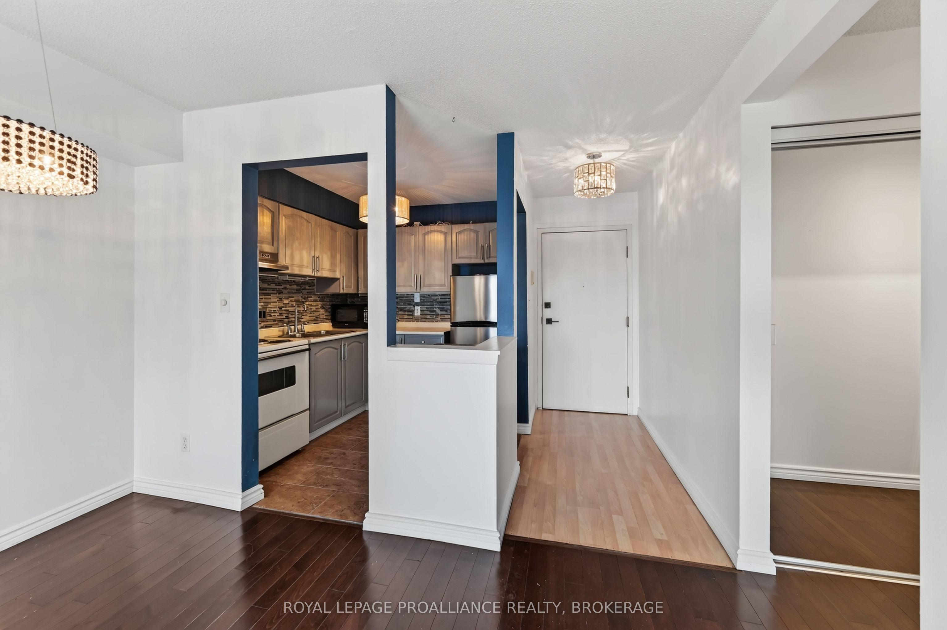316 Kingsdale Avenue 411 Property Photo 5