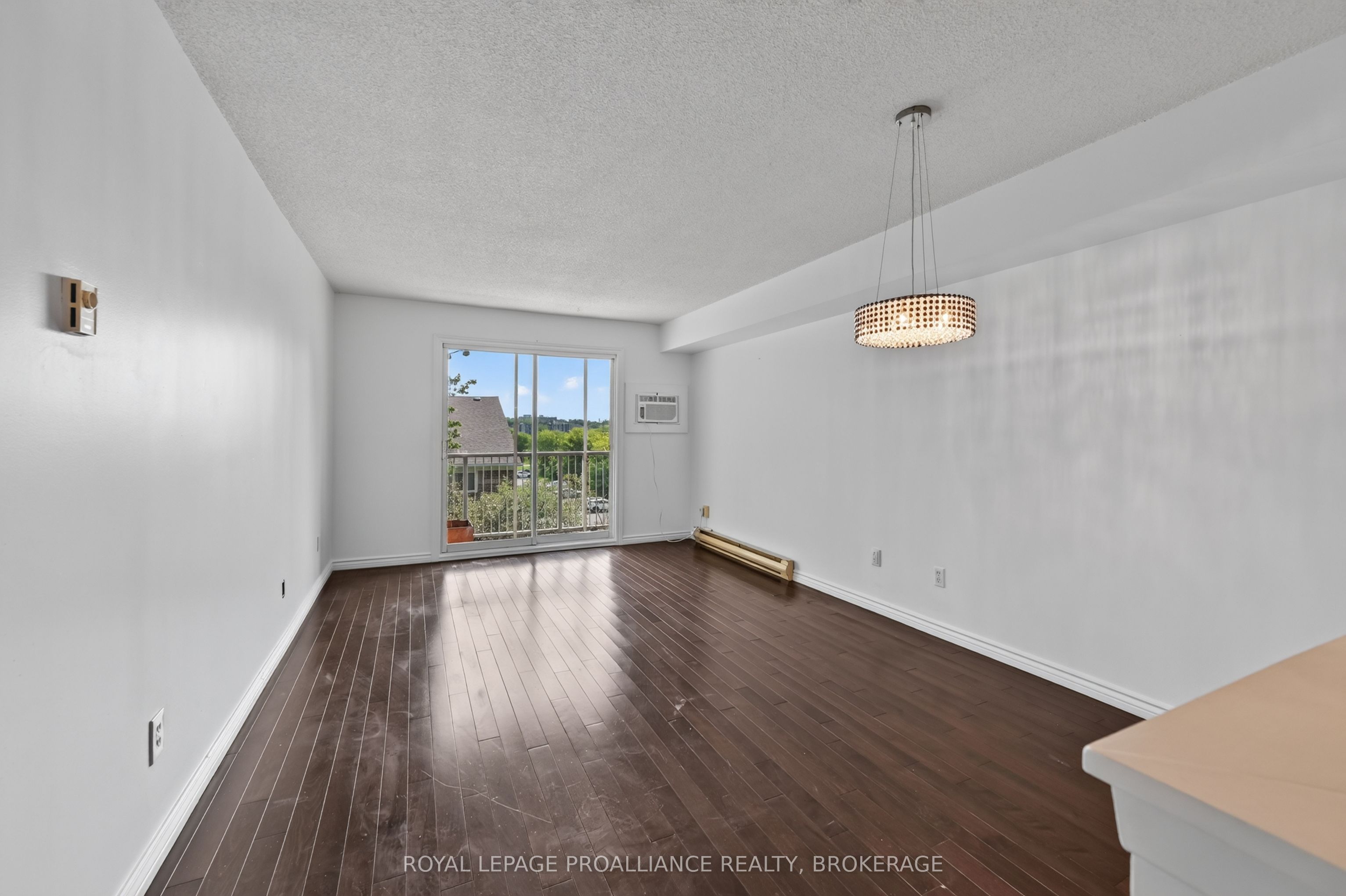 316 Kingsdale Avenue 411 Property Photo 8
