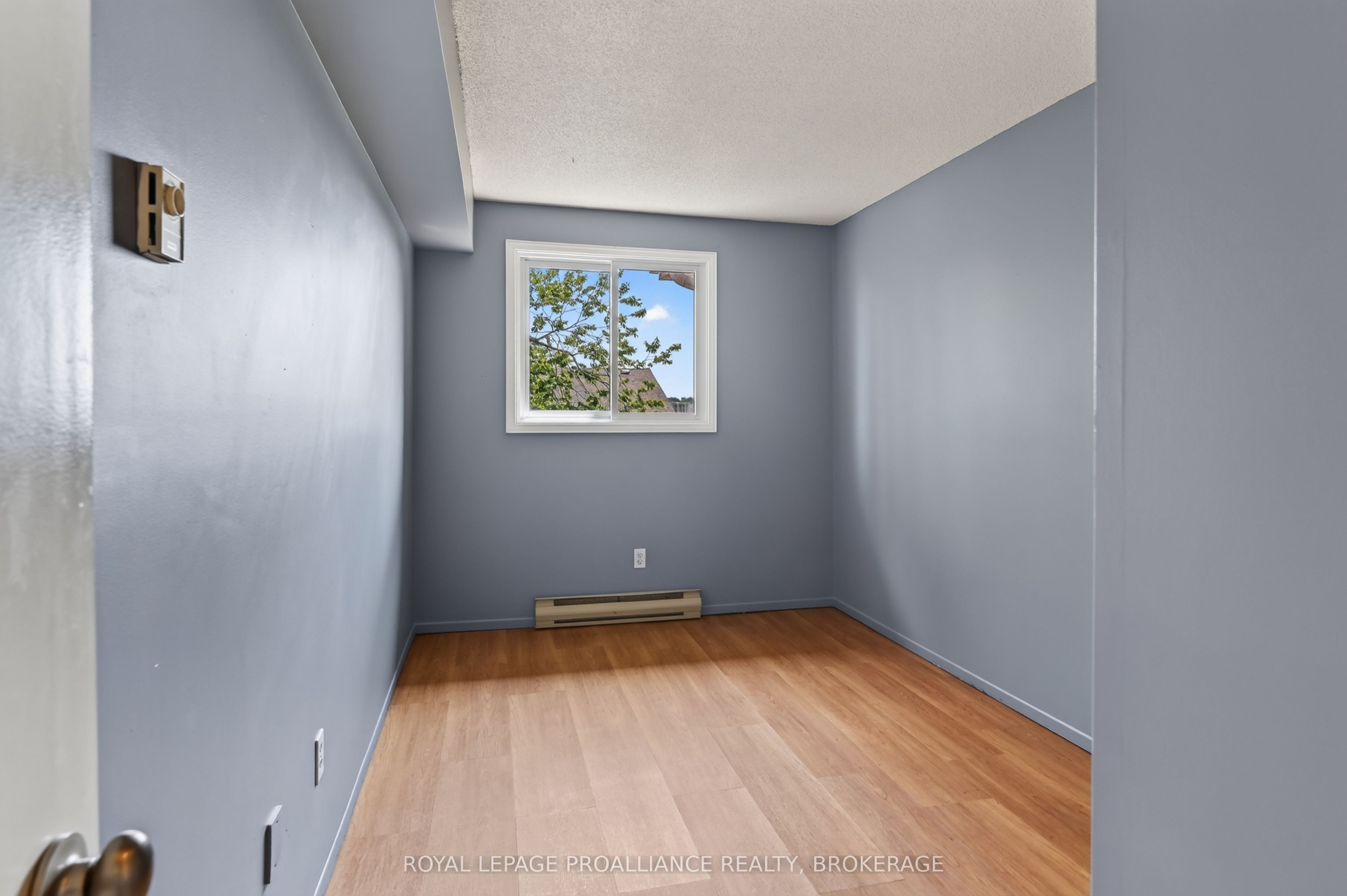 316 Kingsdale Avenue 411 Property Photo 10