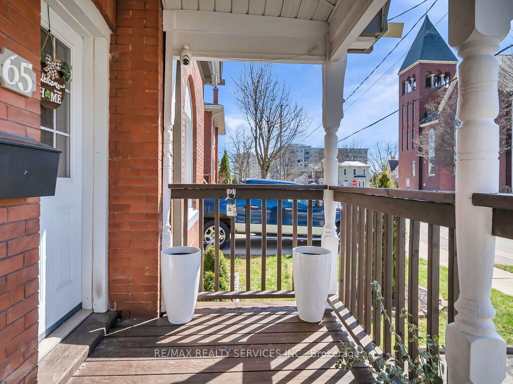 65 Moore Street Property Photo 7