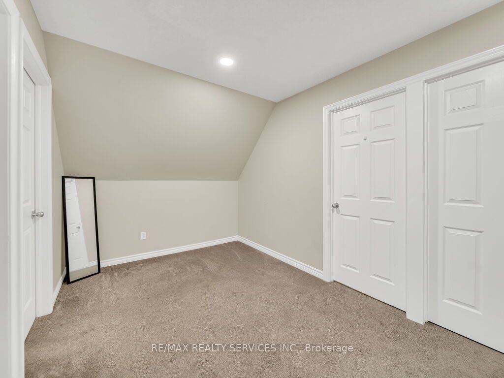 65 Moore Street Property Photo 35