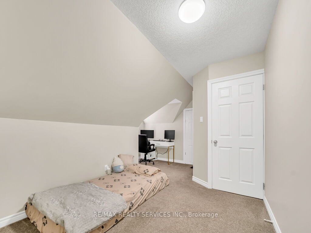 65 Moore Street Property Photo 39