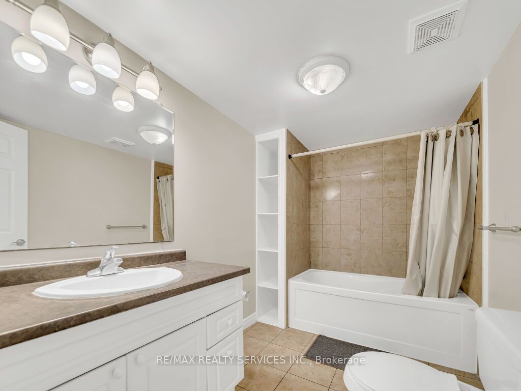65 Moore Street Property Photo 43