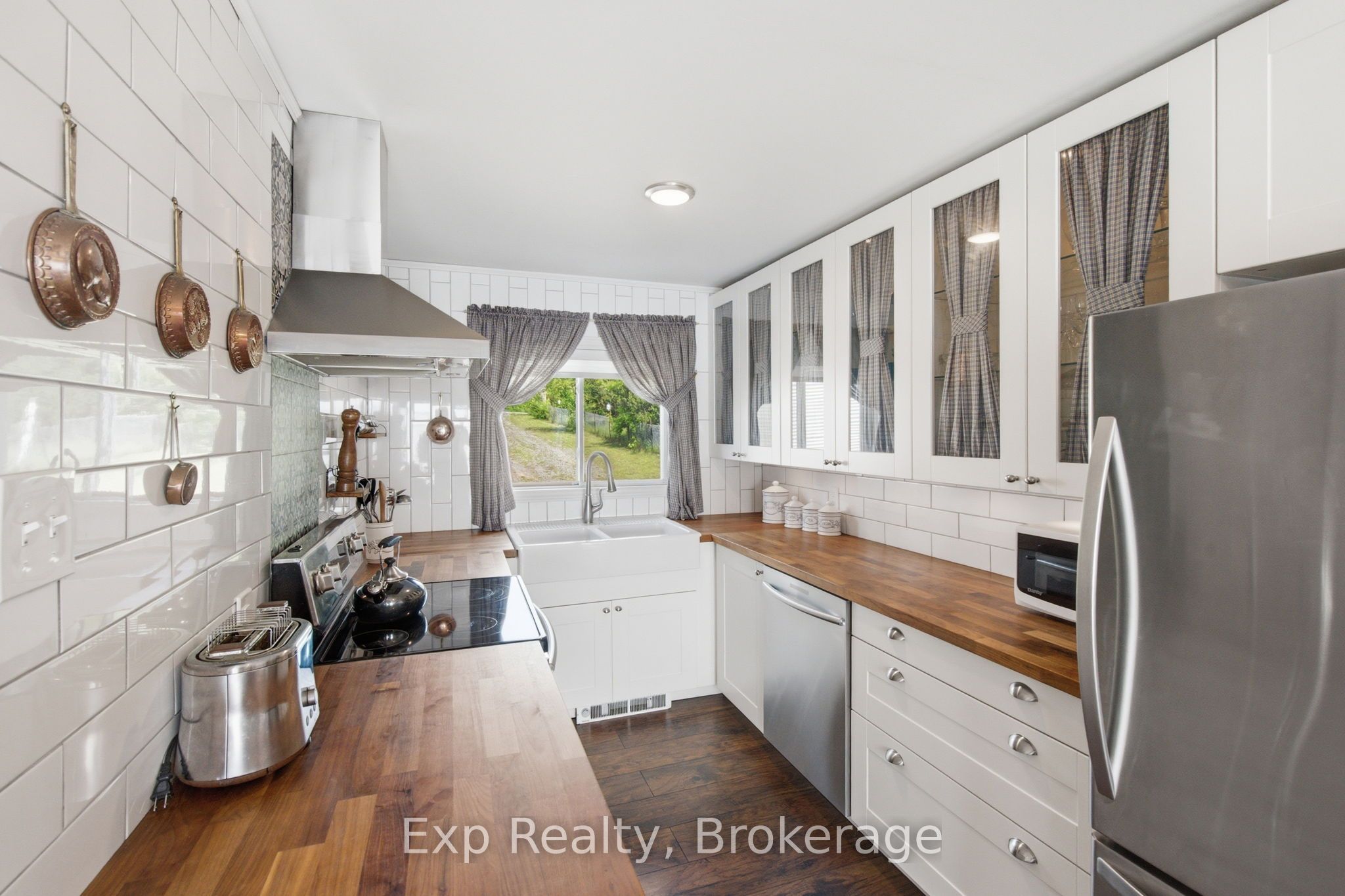 6290 Shearer Point Road Property Photo 8