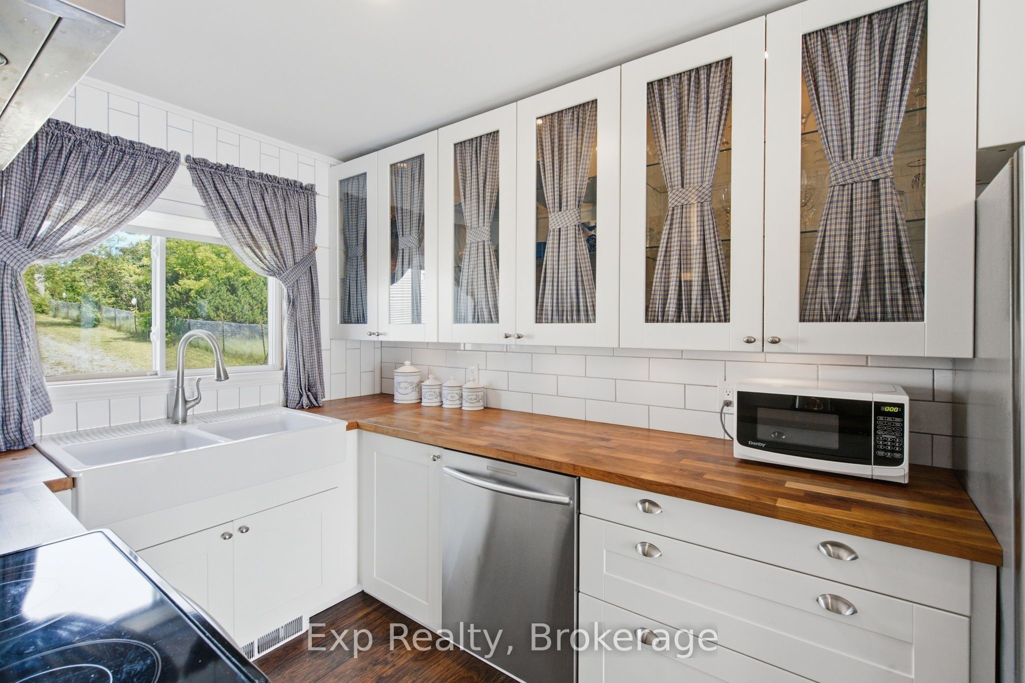 6290 Shearer Point Road Property Photo 10