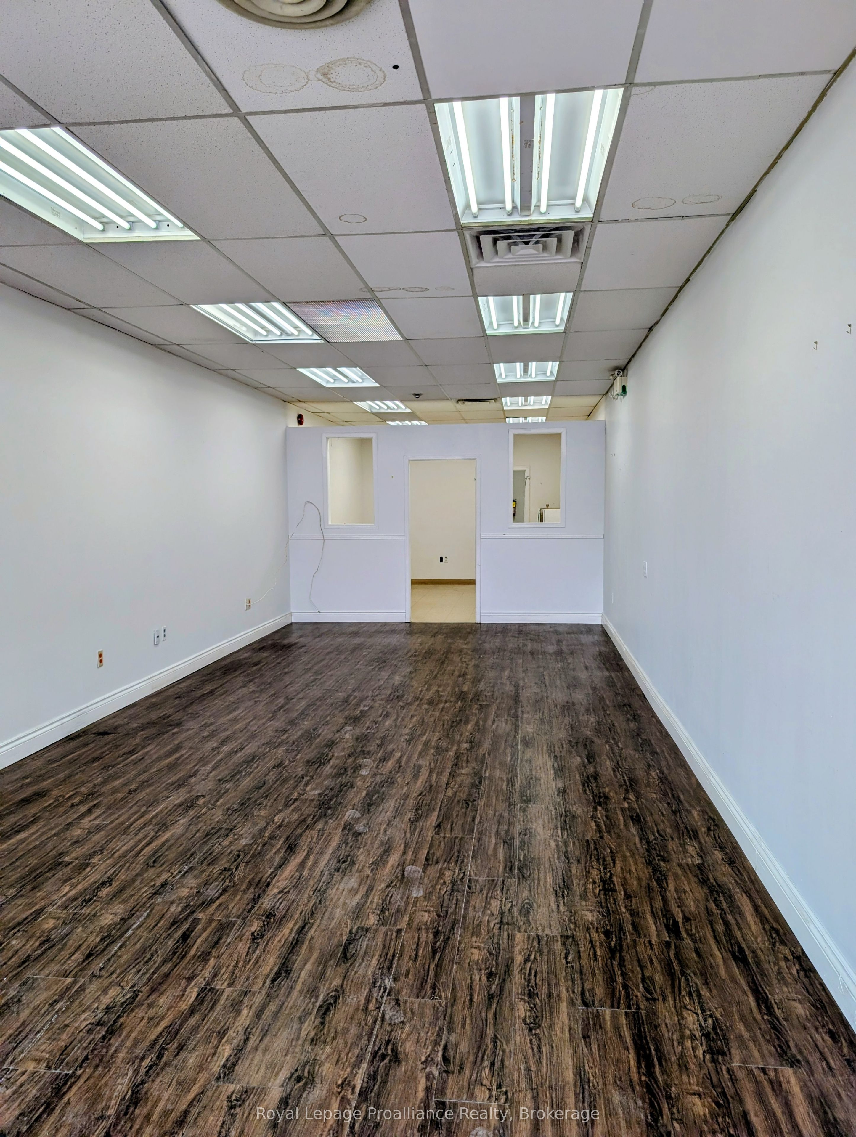 1837 Lansdowne Street W 9a Property Photo 4