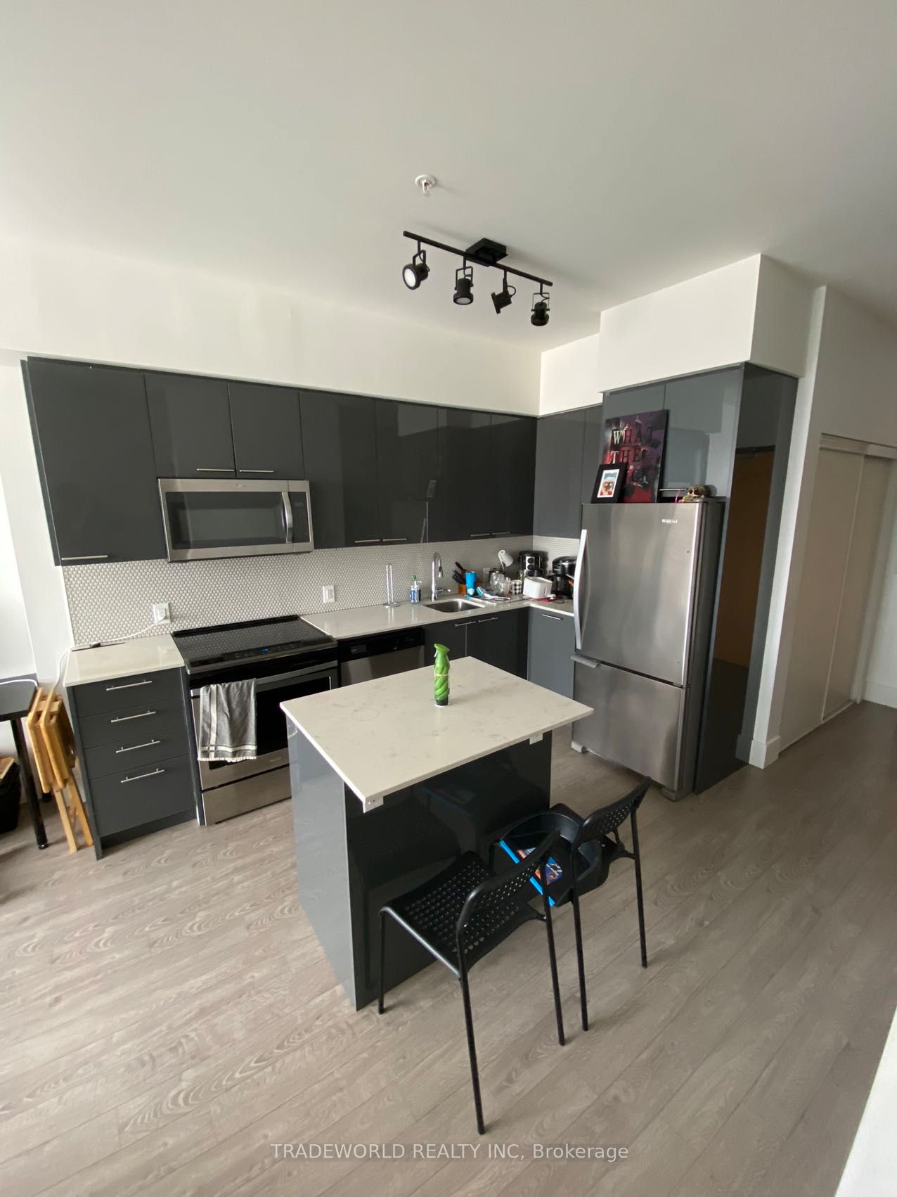 15 Prince Albert Boulevard 619 Property Photo 4