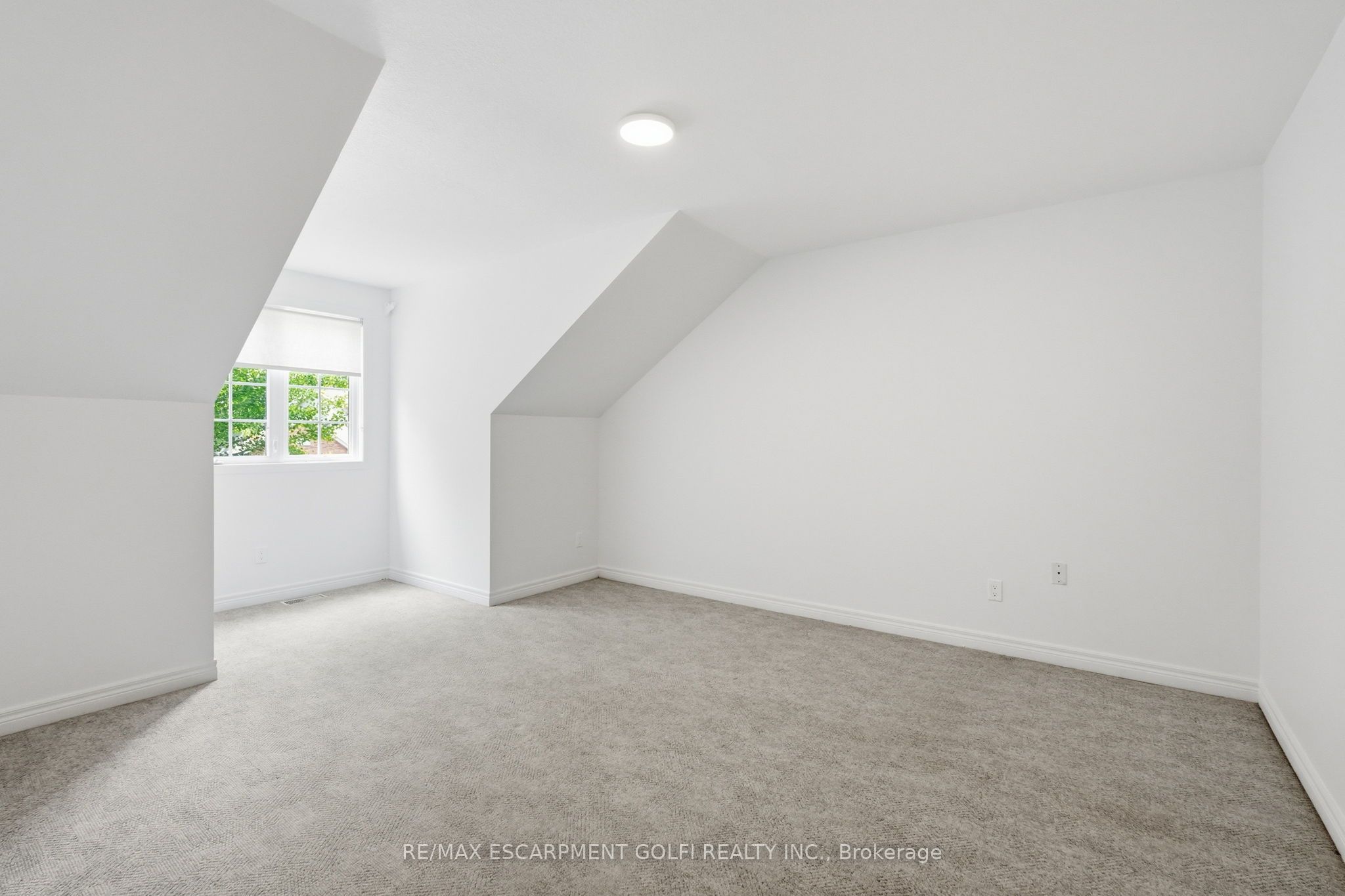 292 Thorncrest Drive Property Photo 31