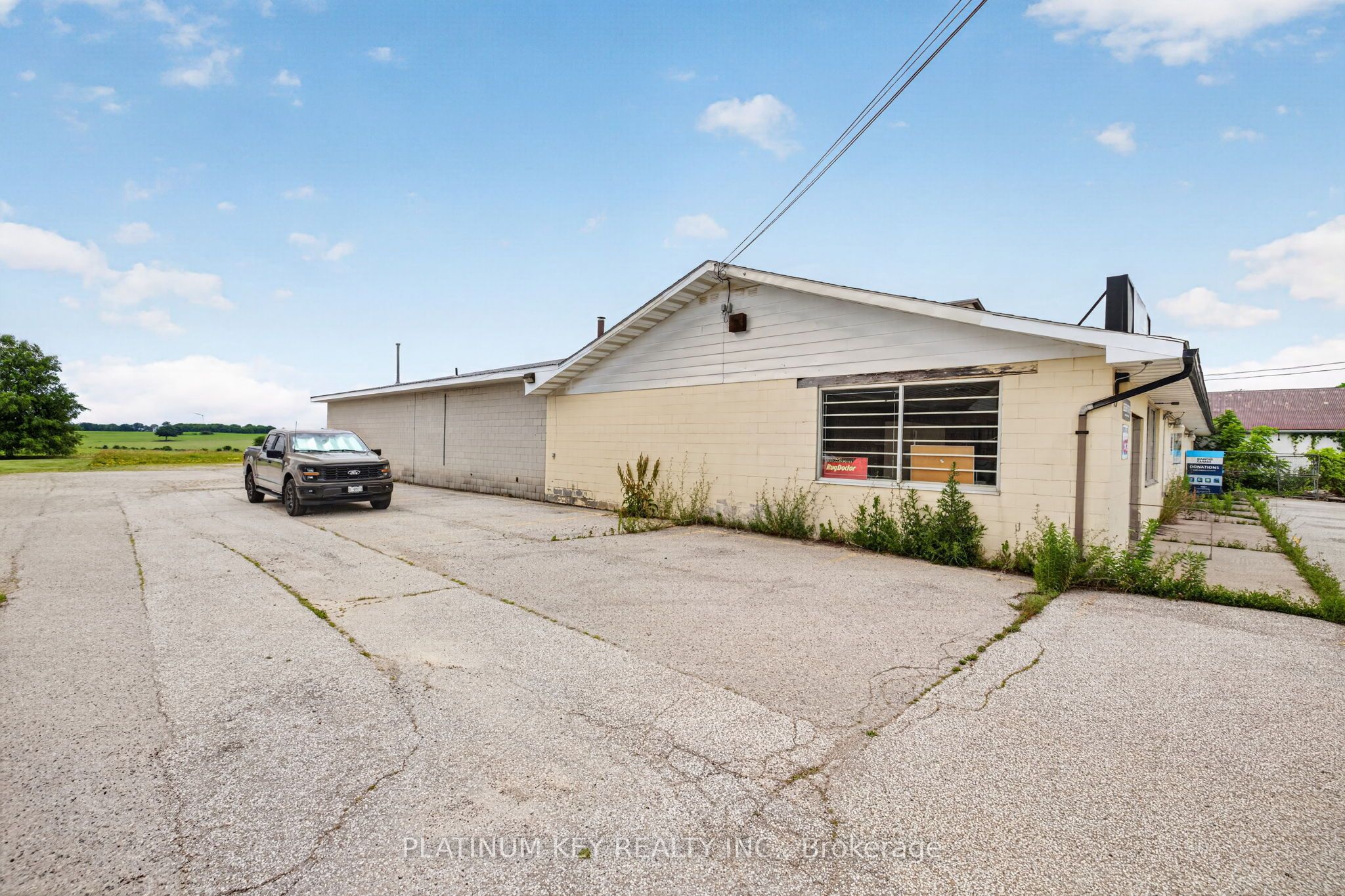 7291 Arkona Road Property Photo 5
