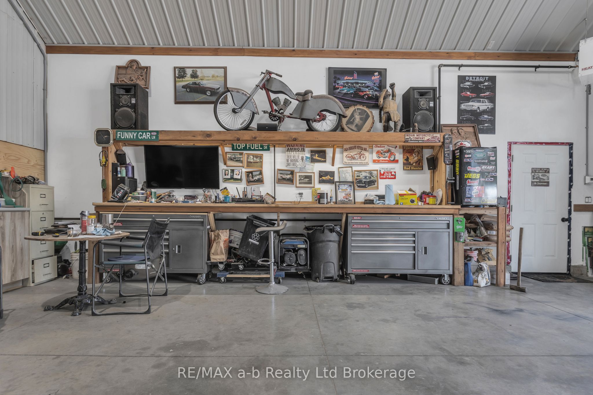 18 Queen Street E Property Photo 6