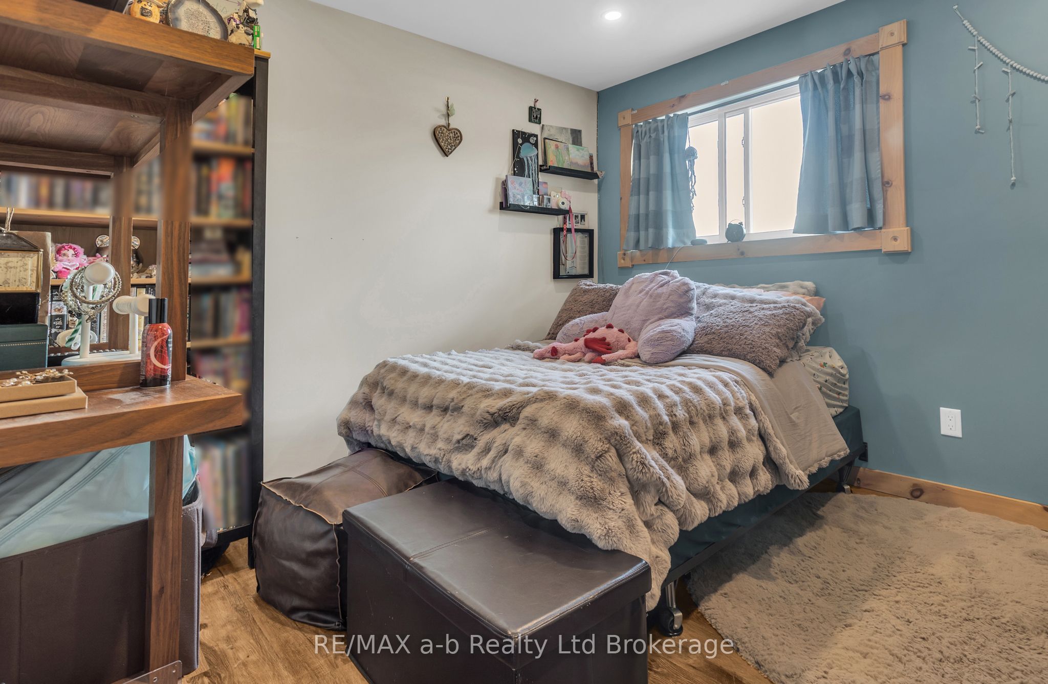 18 Queen Street E Property Photo 26