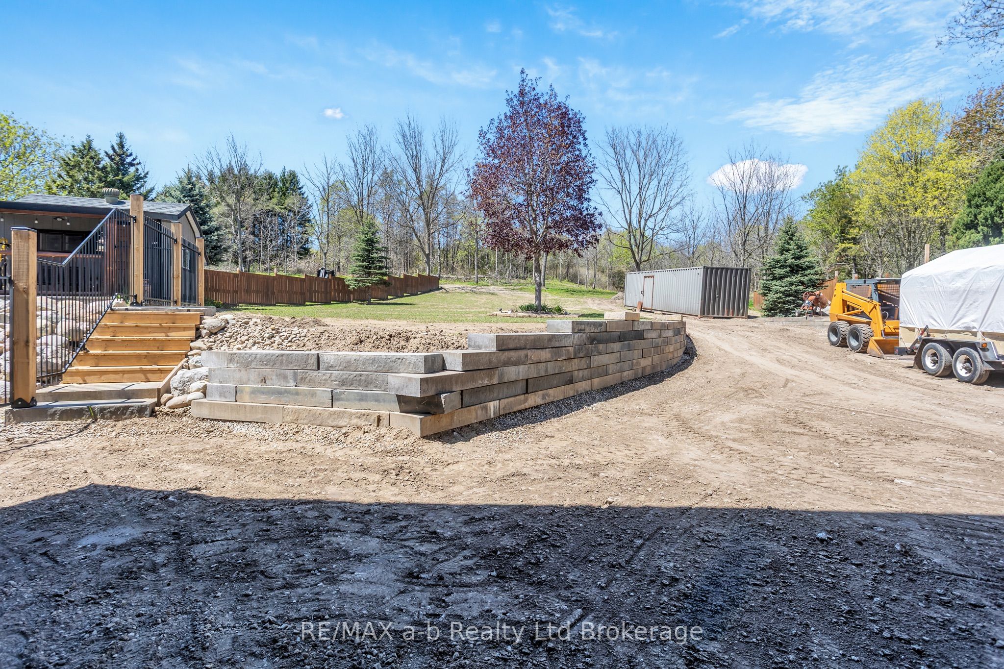 18 Queen Street E Property Photo 40