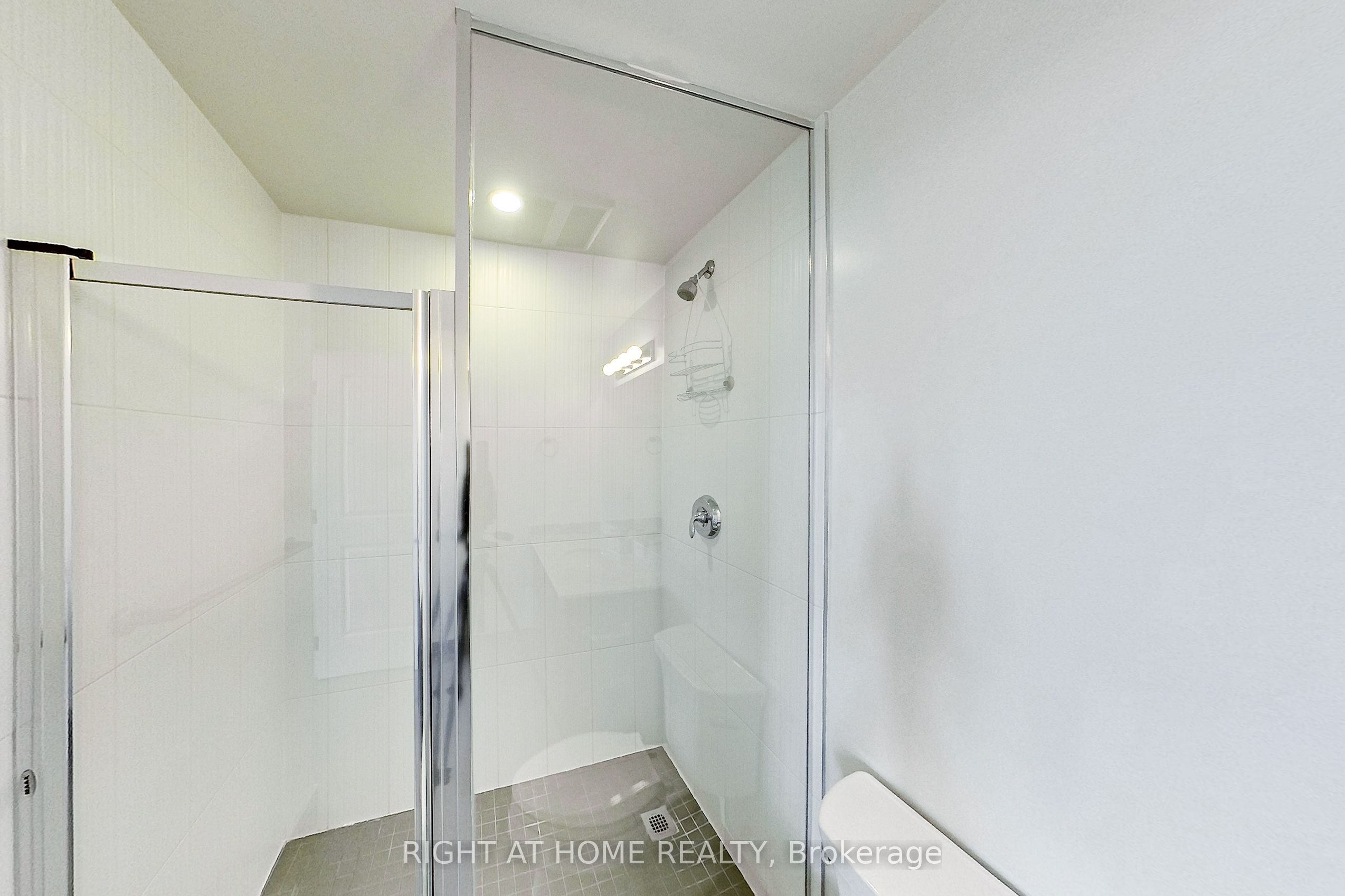 560 North Service Road 807 Property Photo 19
