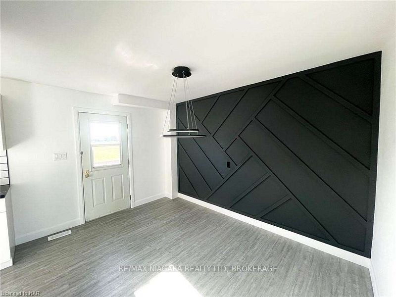69 Hagey Avenue 2 Property Photo 5