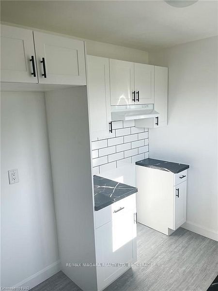 69 Hagey Avenue 2 Property Photo 8