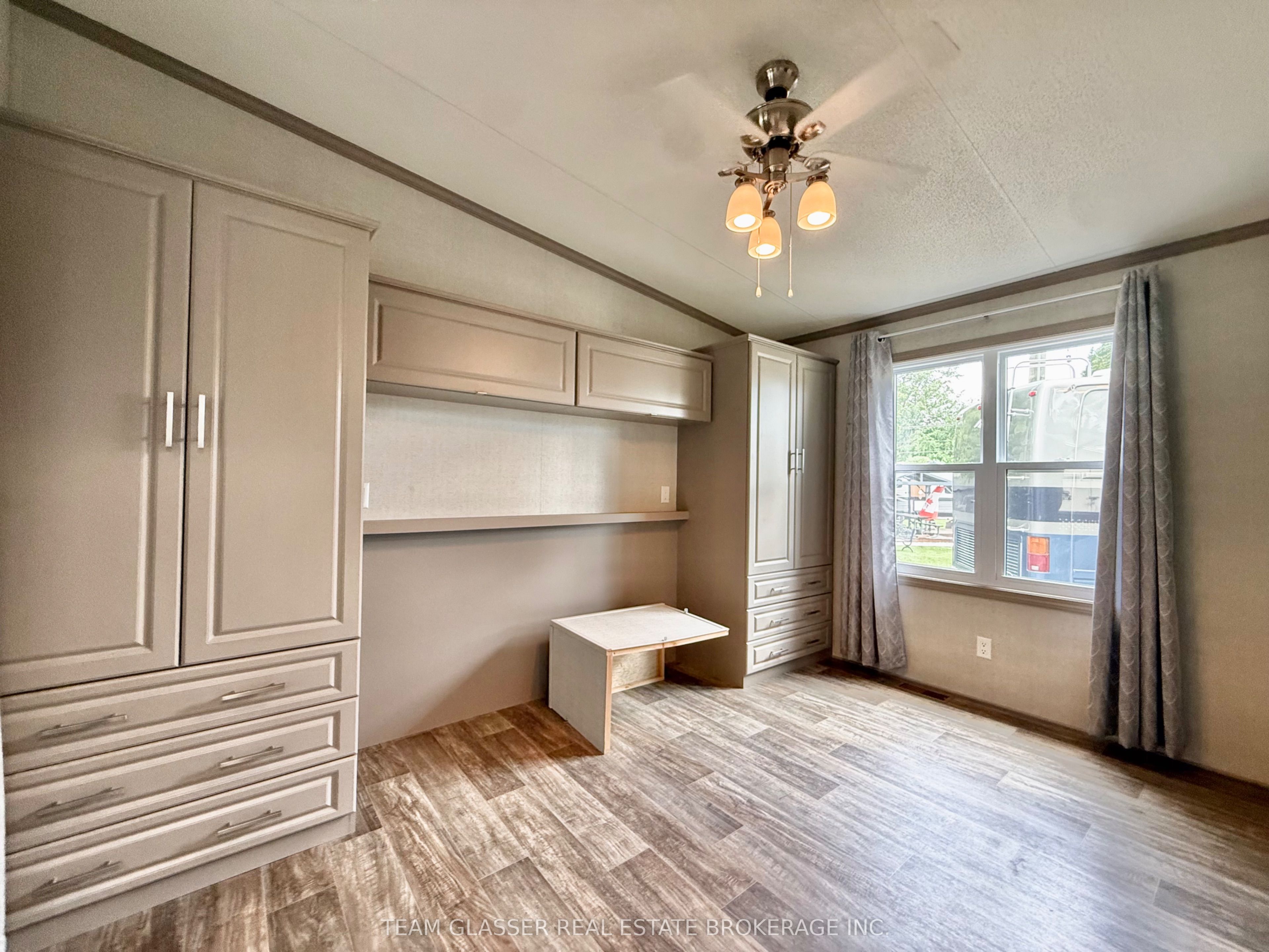 24749 Park Street 2 Property Photo 6