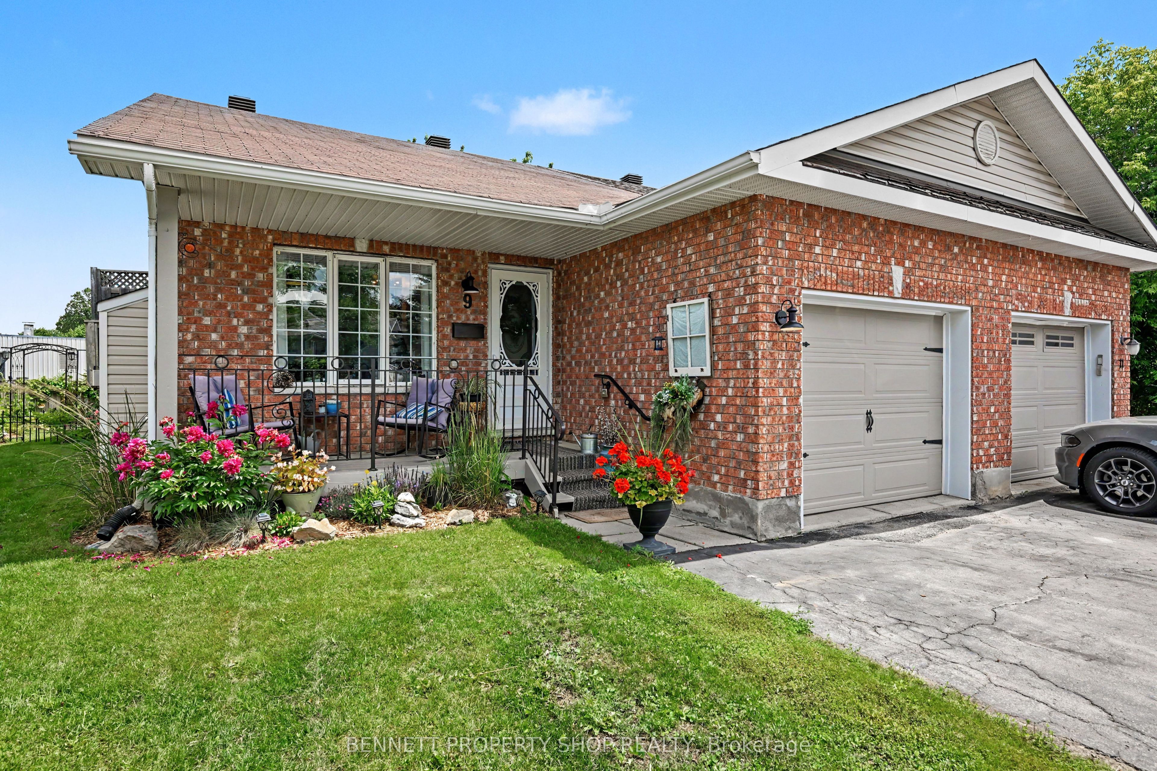 9 Huyck Drive Property Photo 1