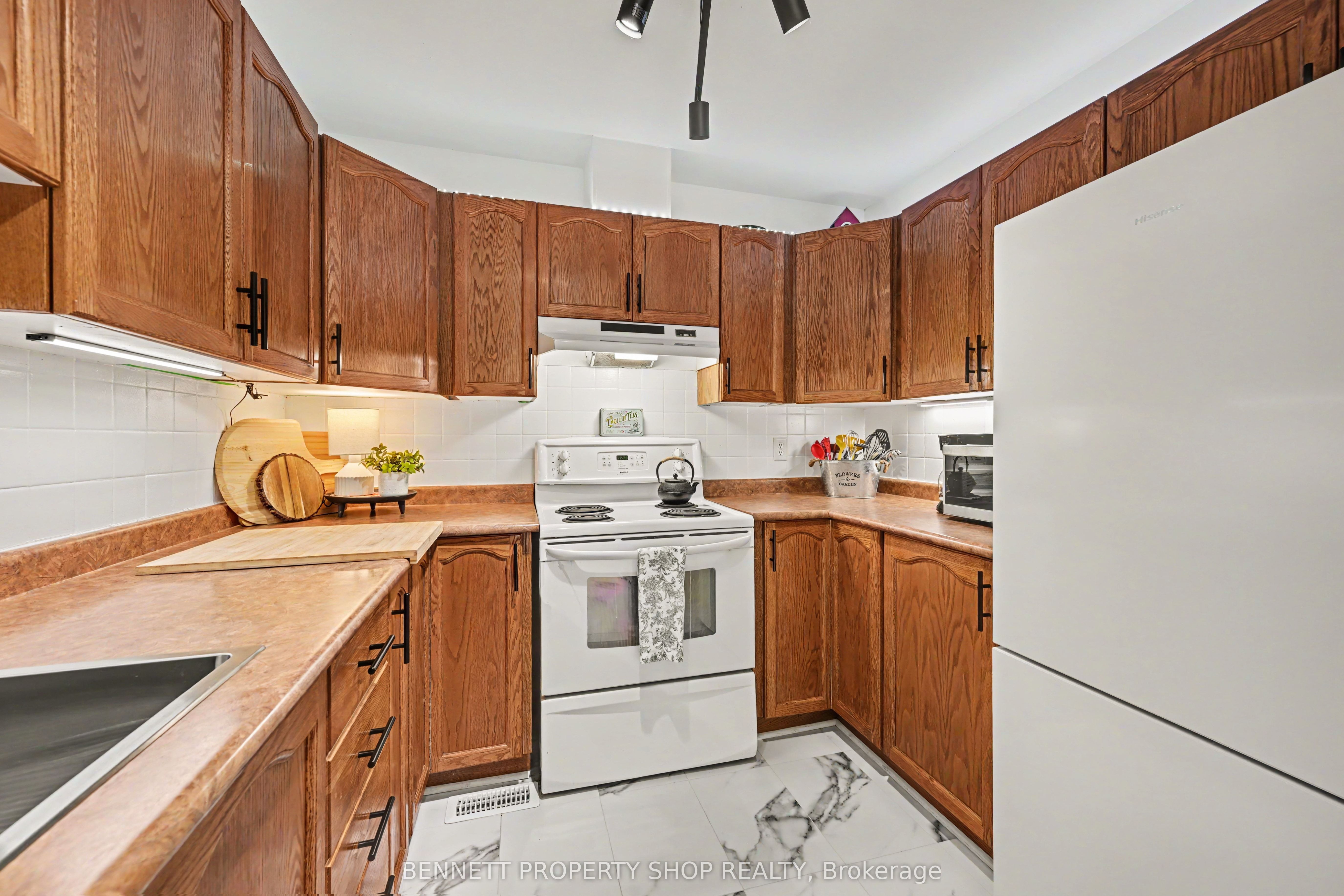 9 Huyck Drive Property Photo 7
