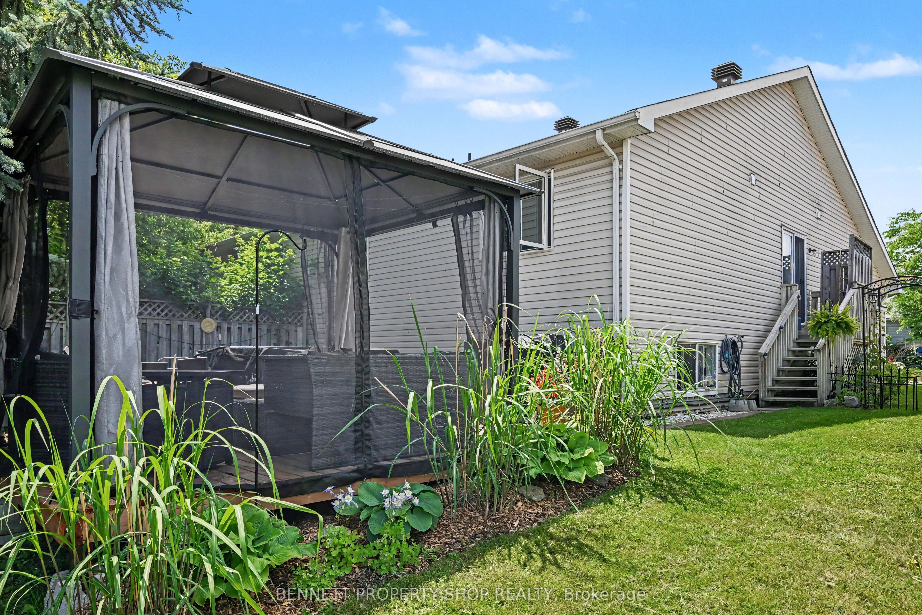 9 Huyck Drive Property Photo 15