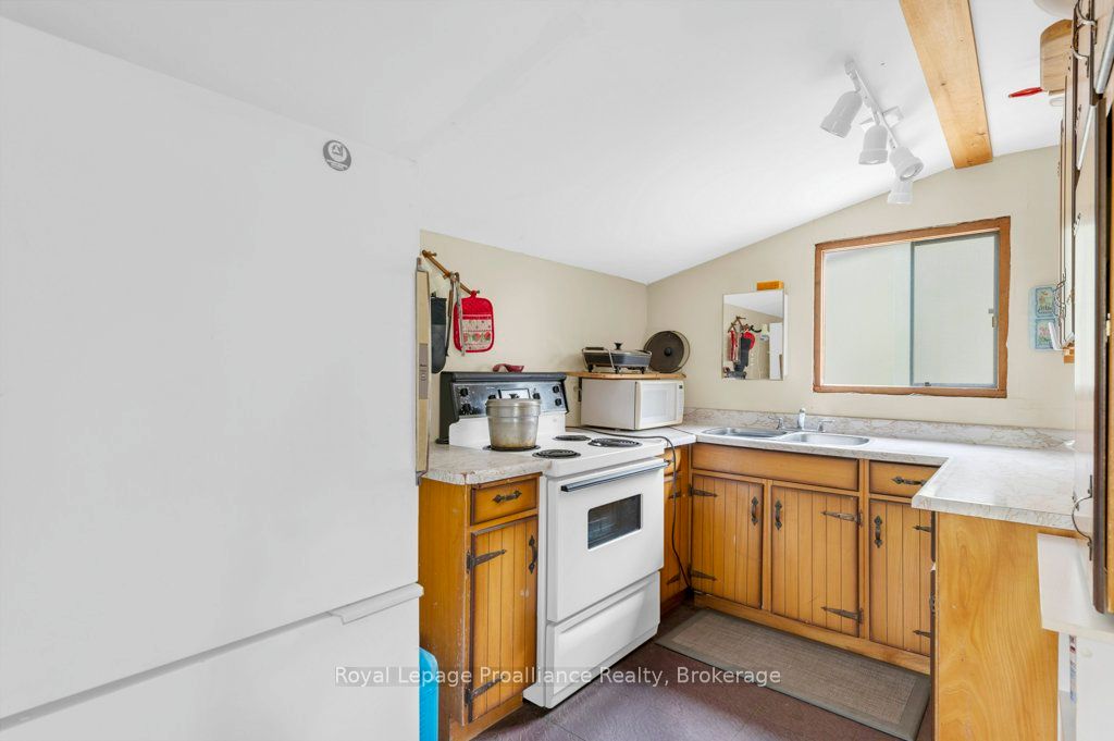 2611 River Road Property Photo 13