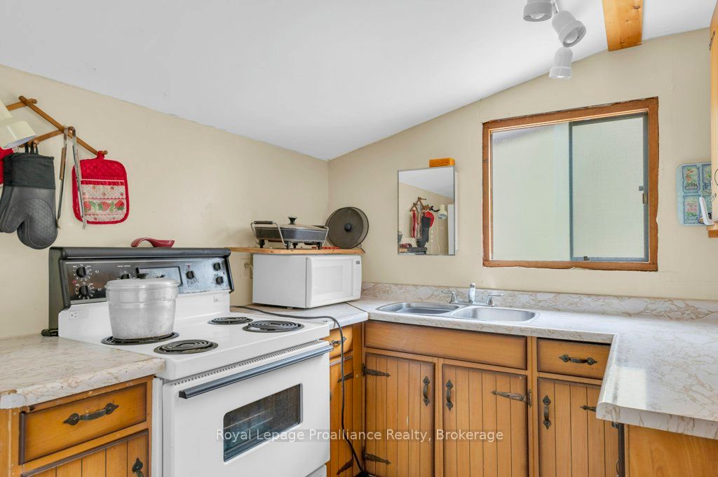 2611 River Road Property Photo 14