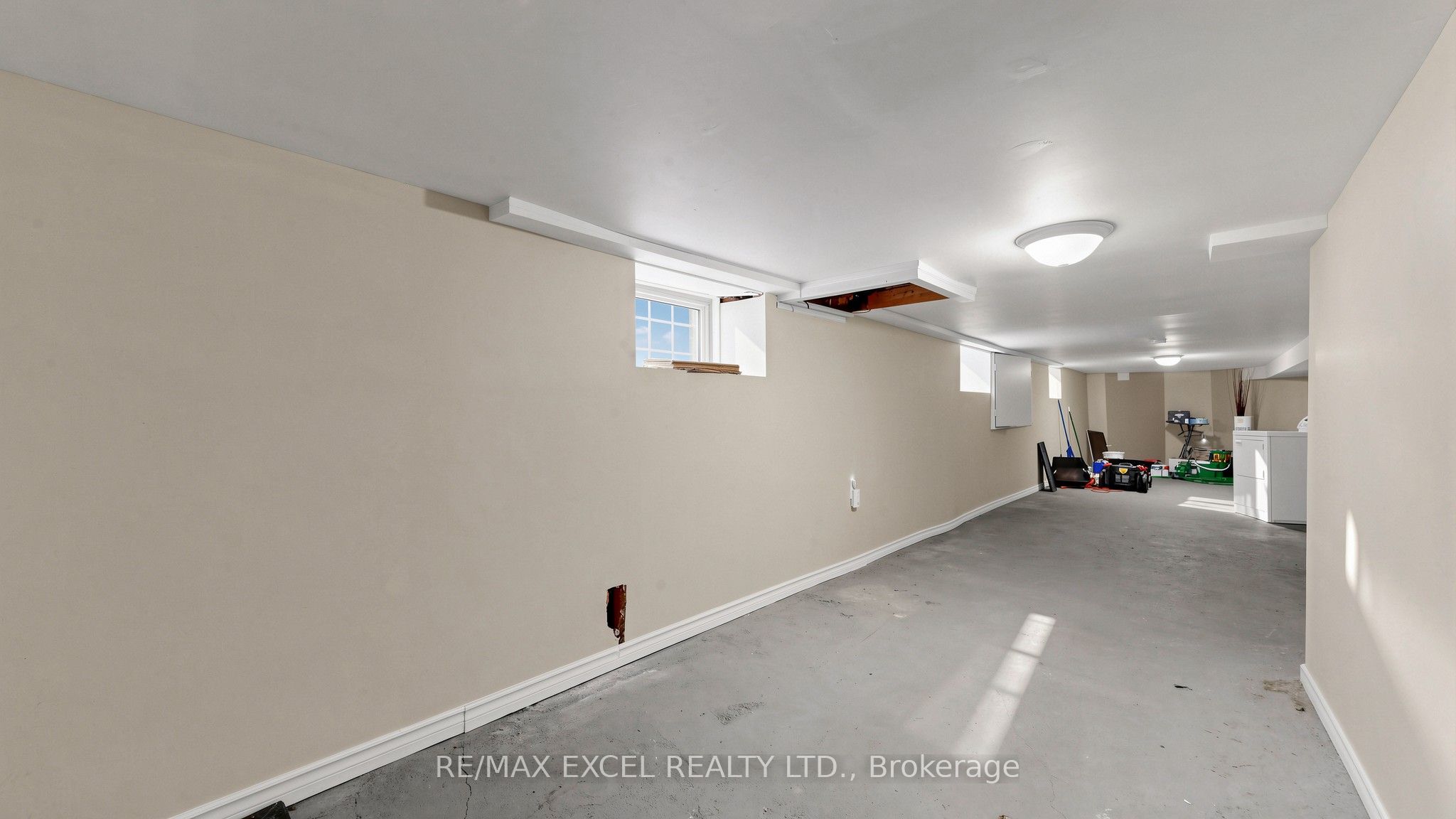 259 Victoria Avenue N Property Photo 49