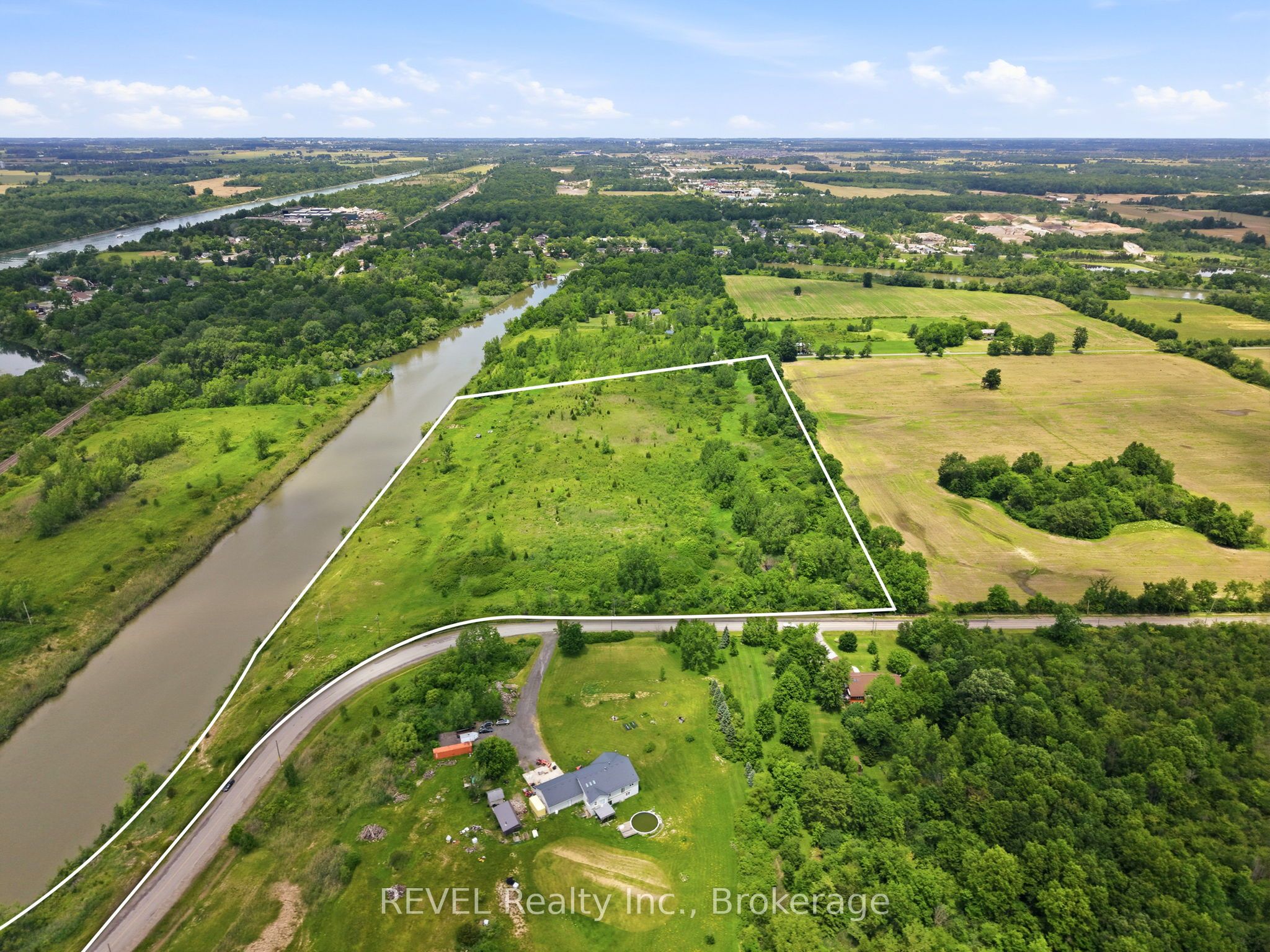 428 Biggar Road Property Photo 7