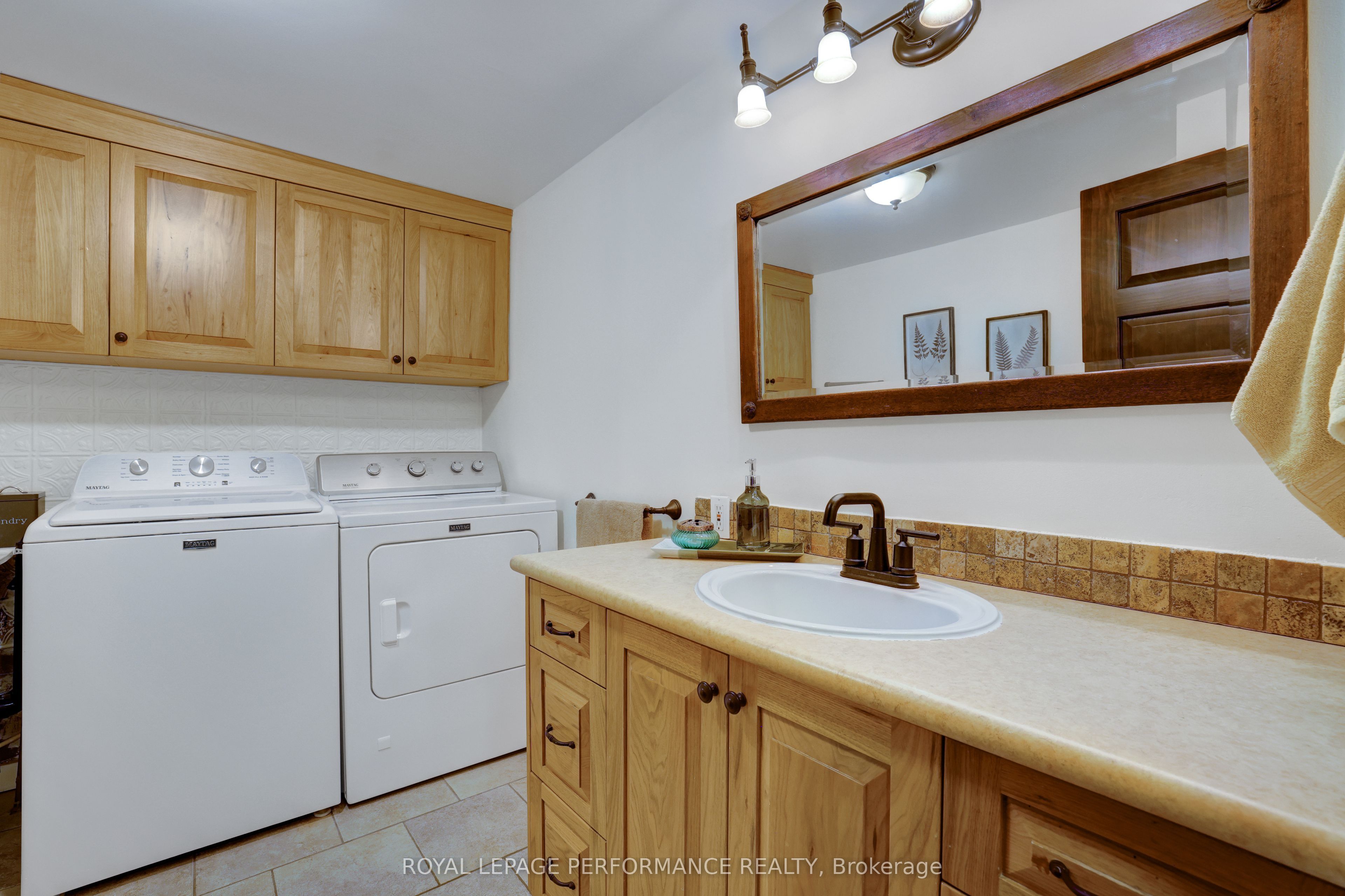2666 Yorks Corners Road Property Photo 10