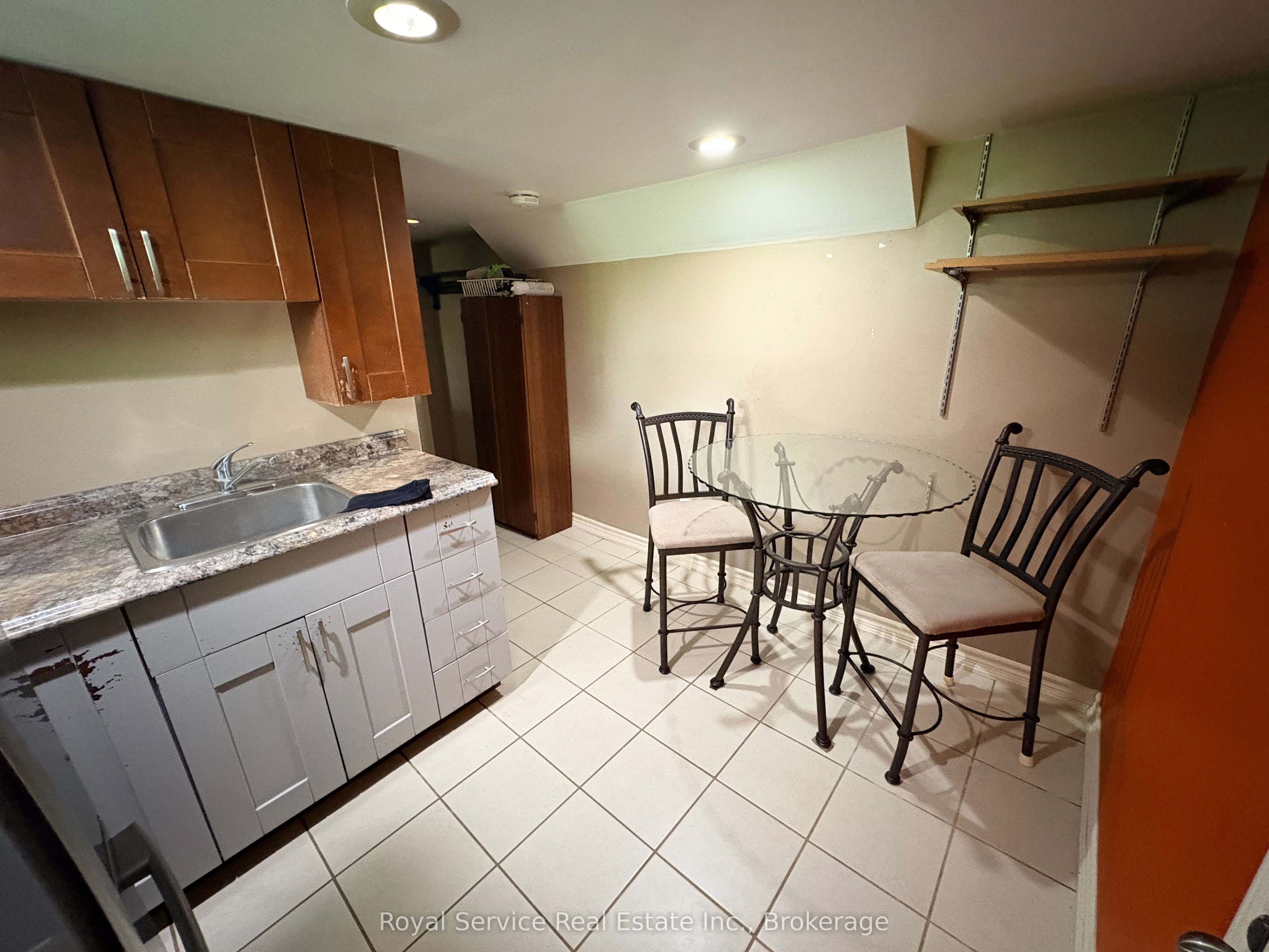210 Shelbourne Street Property Photo 28