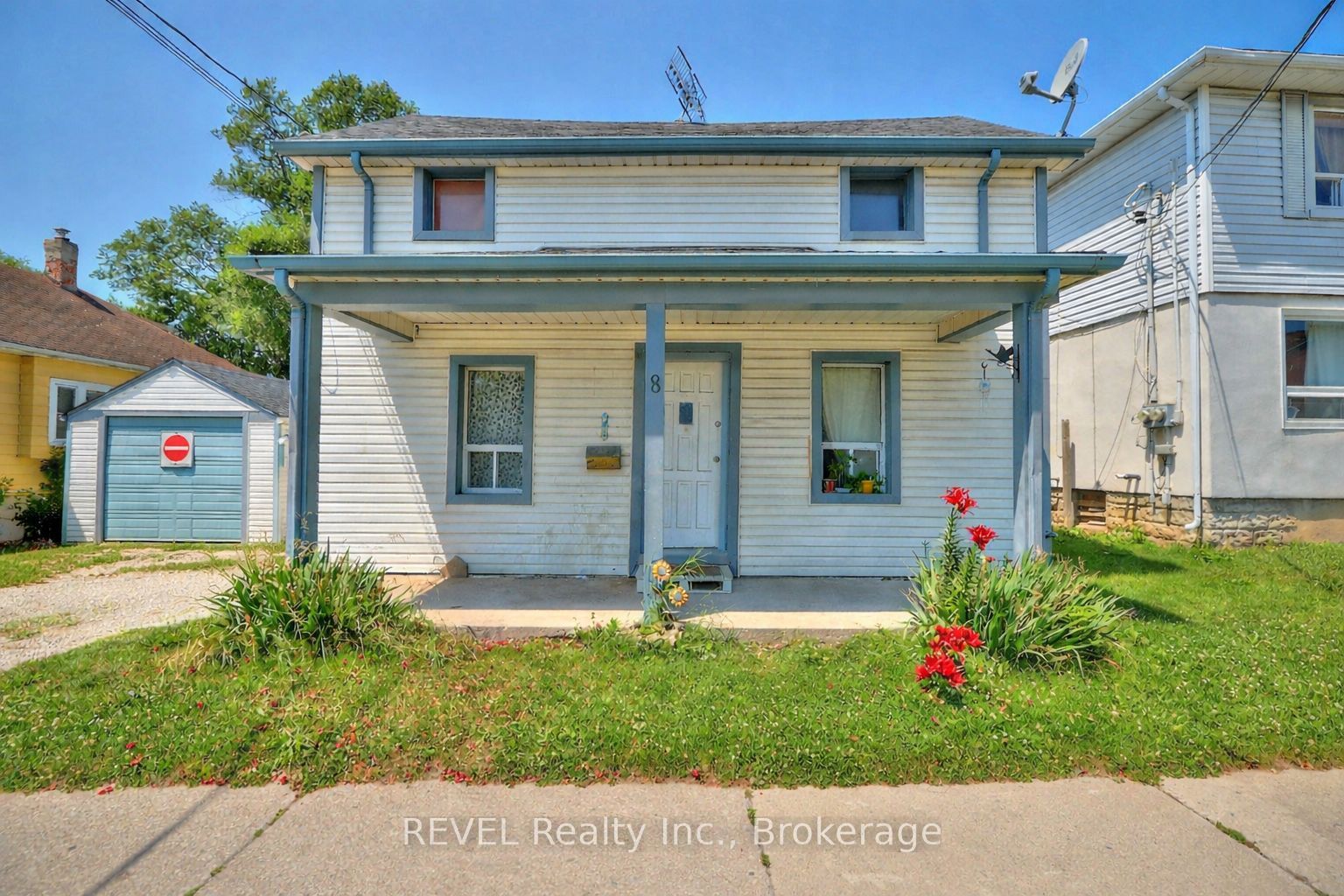 8 PELHAM Road Property Photo 1