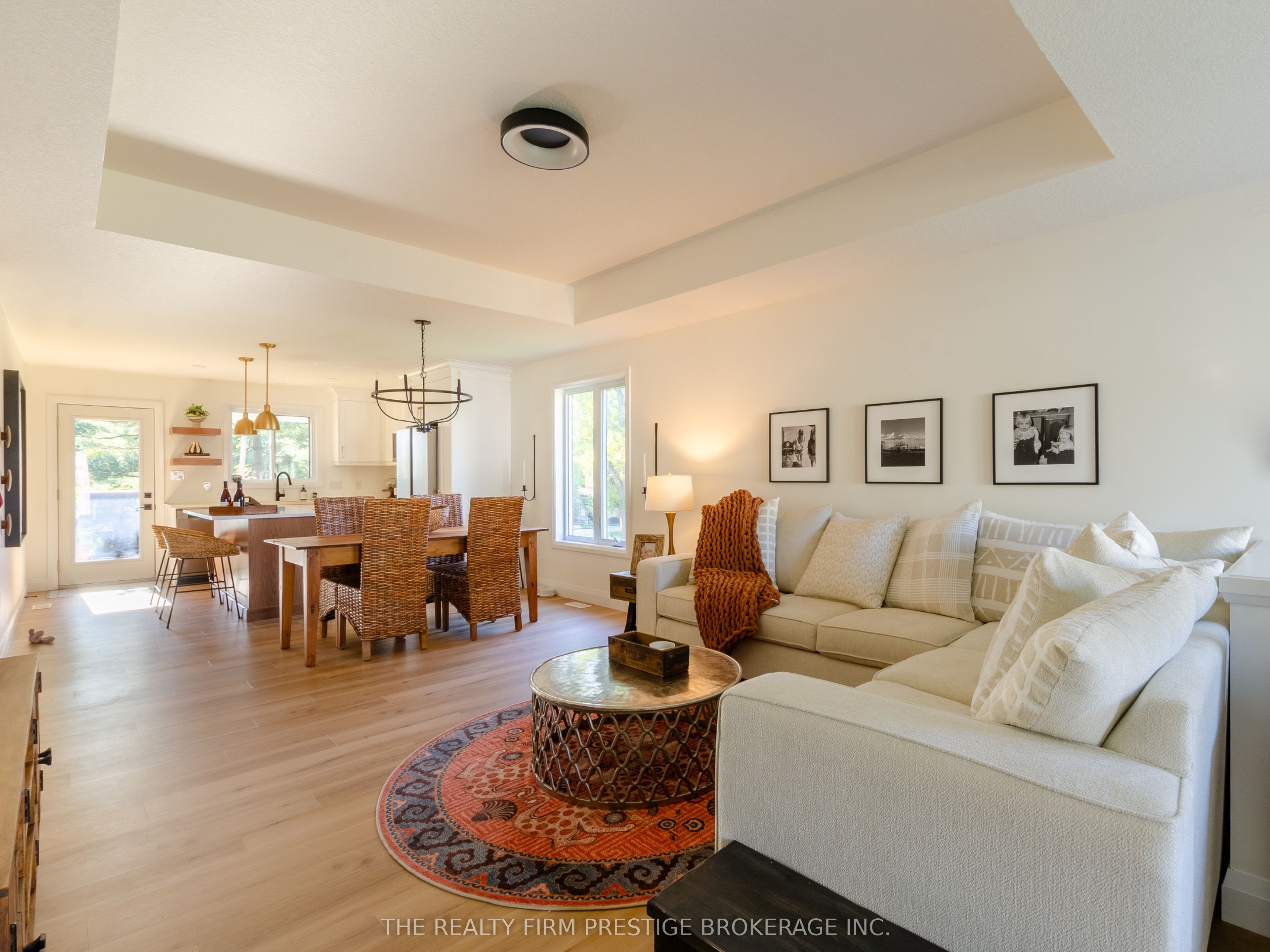 32 Broadway Avenue Property Photo 3