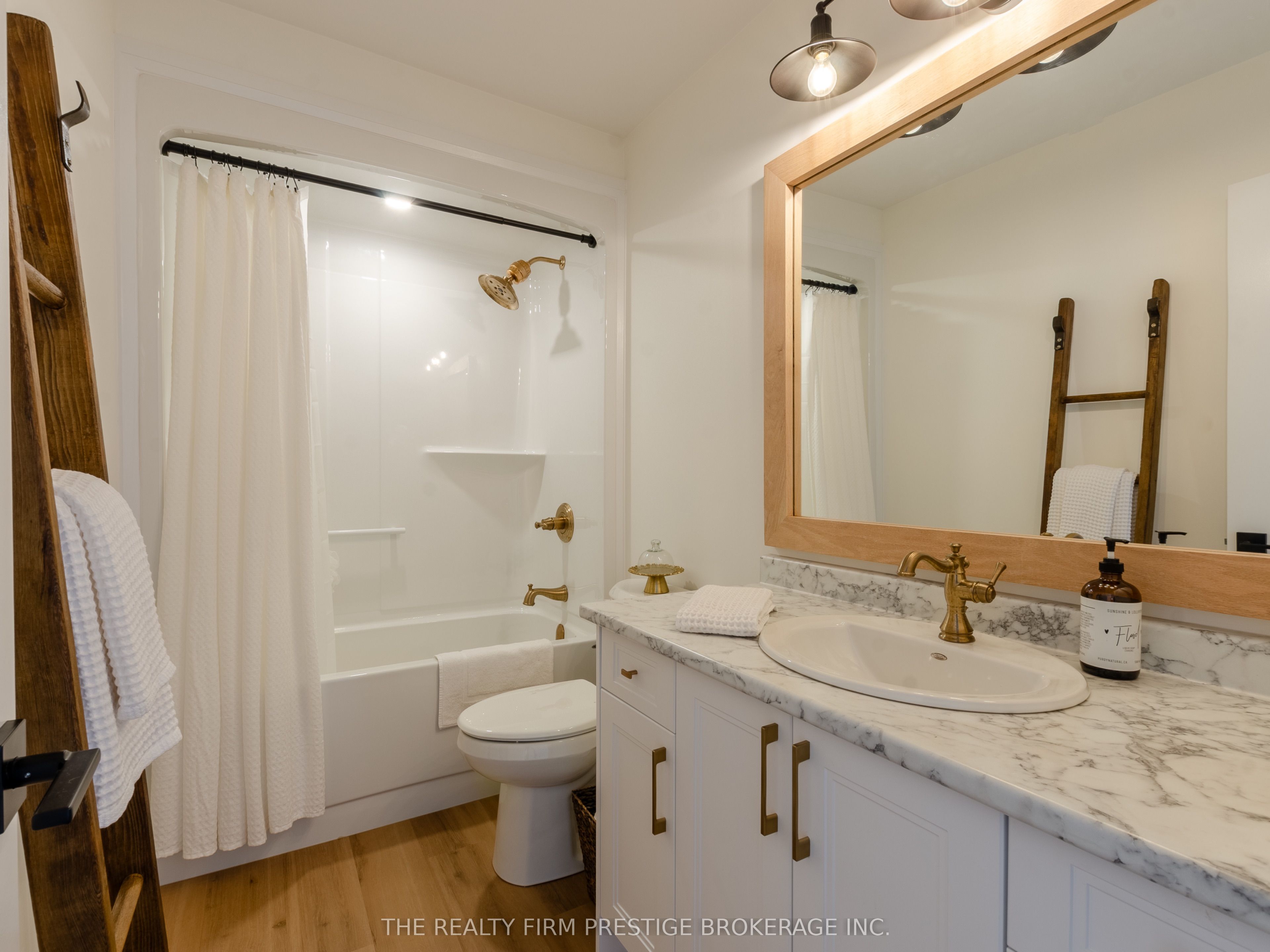 32 Broadway Avenue Property Photo 11