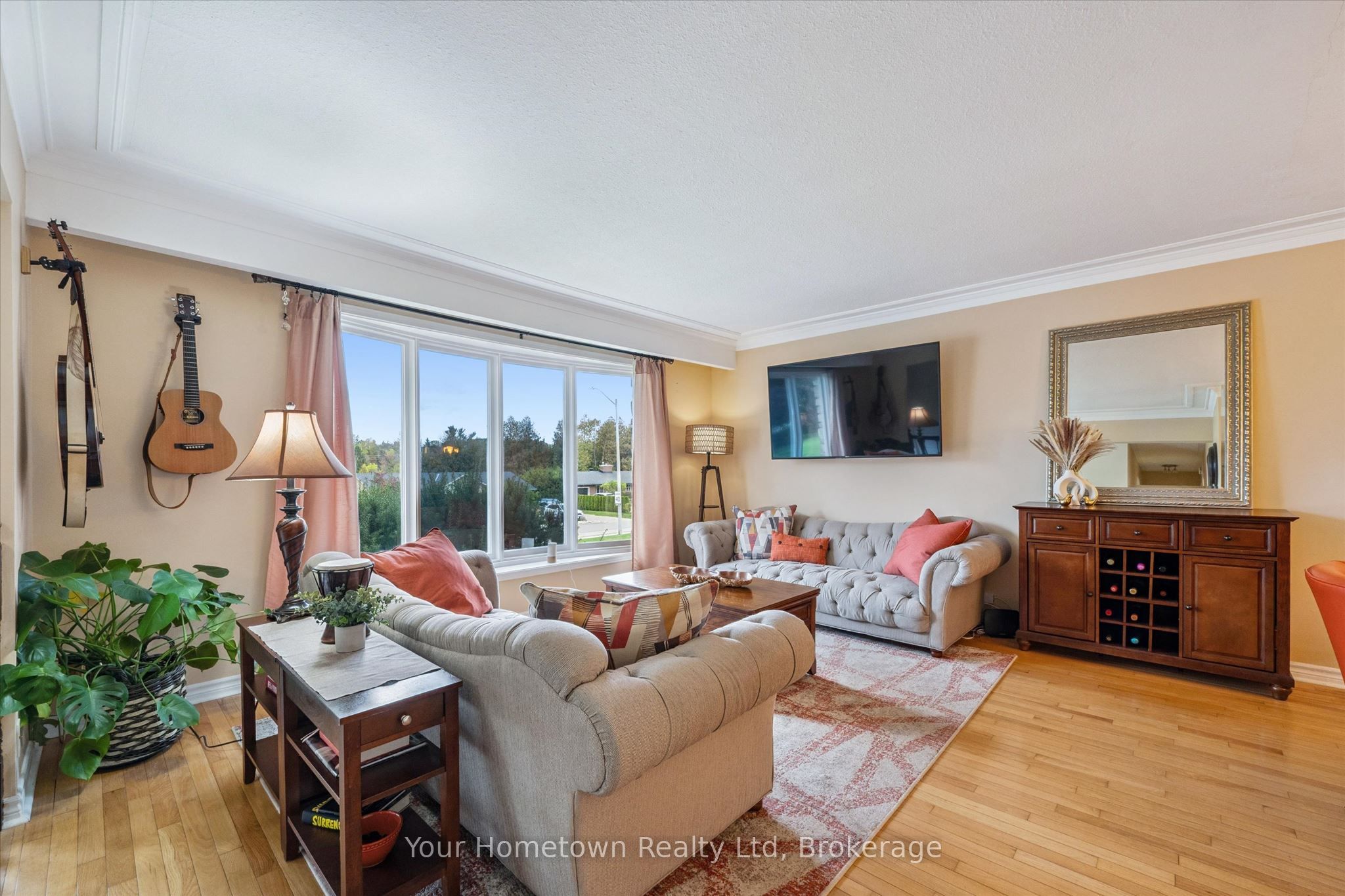 57 Water Street E Property Photo 4