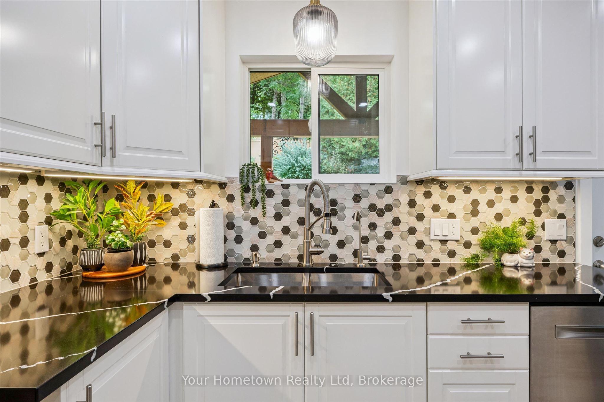 57 Water Street E Property Photo 10