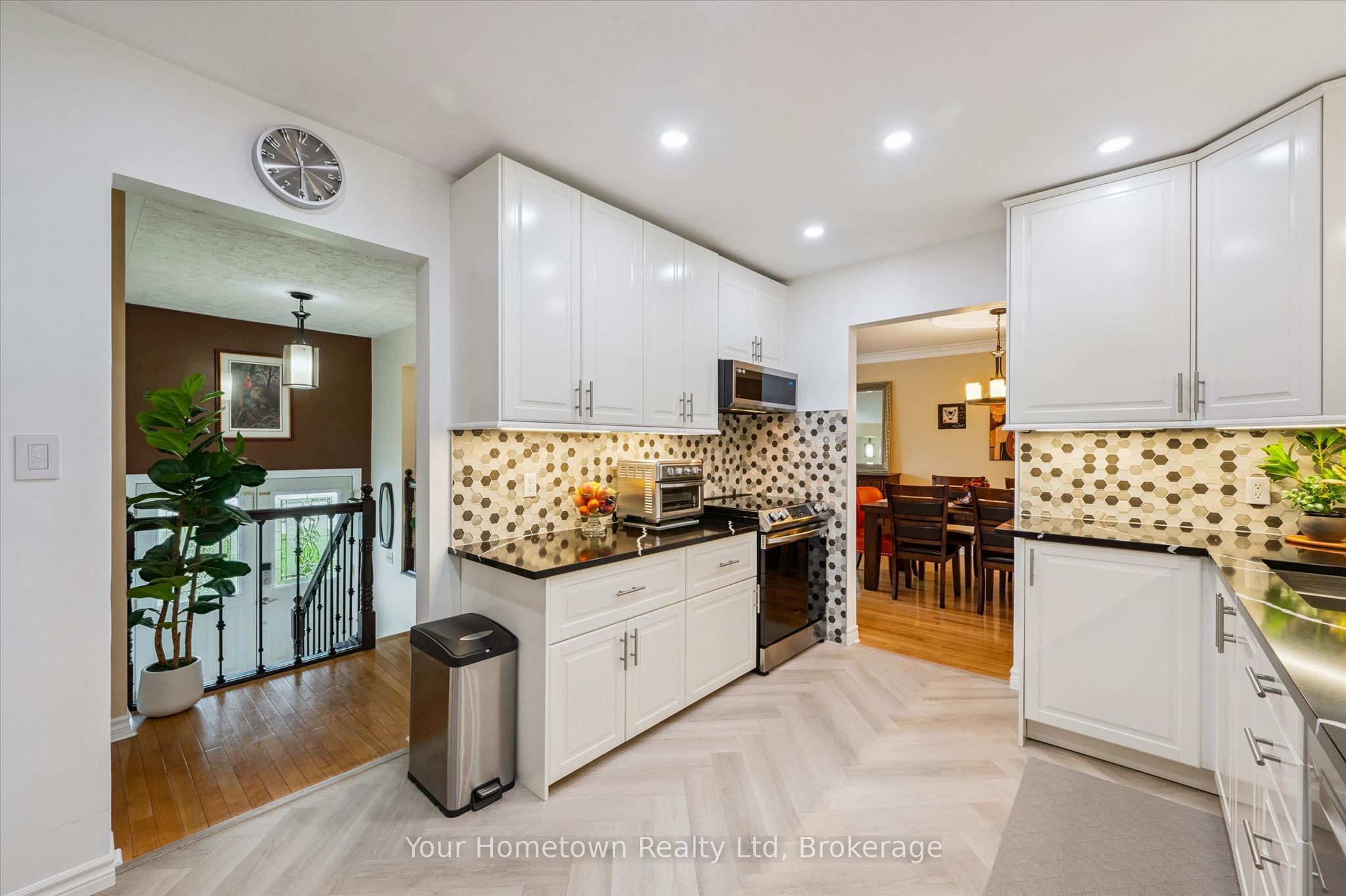 57 Water Street E Property Photo 11