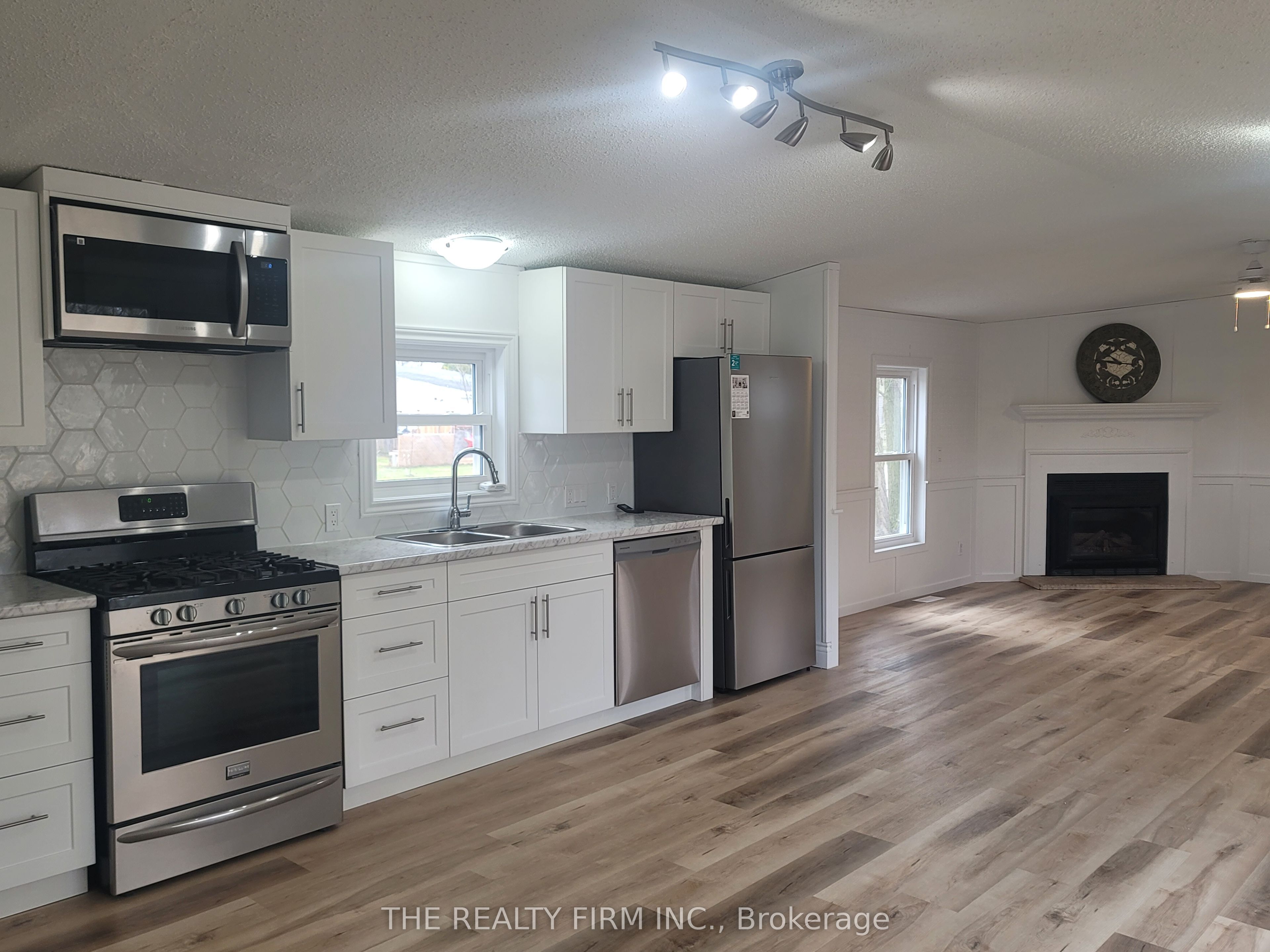 75049 Hensall Road 18 Property Photo 1