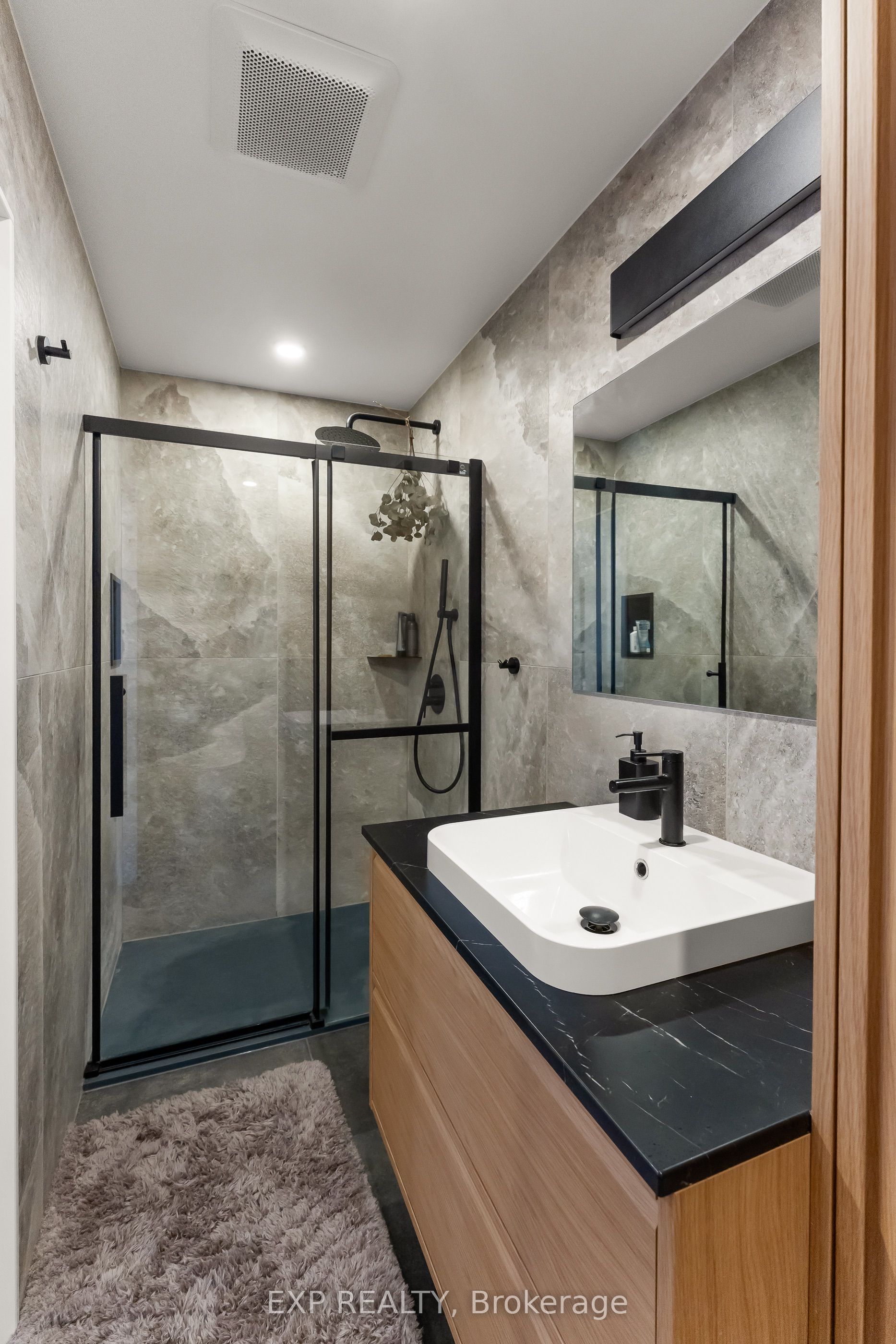 23 The Cedars Street Property Photo 7