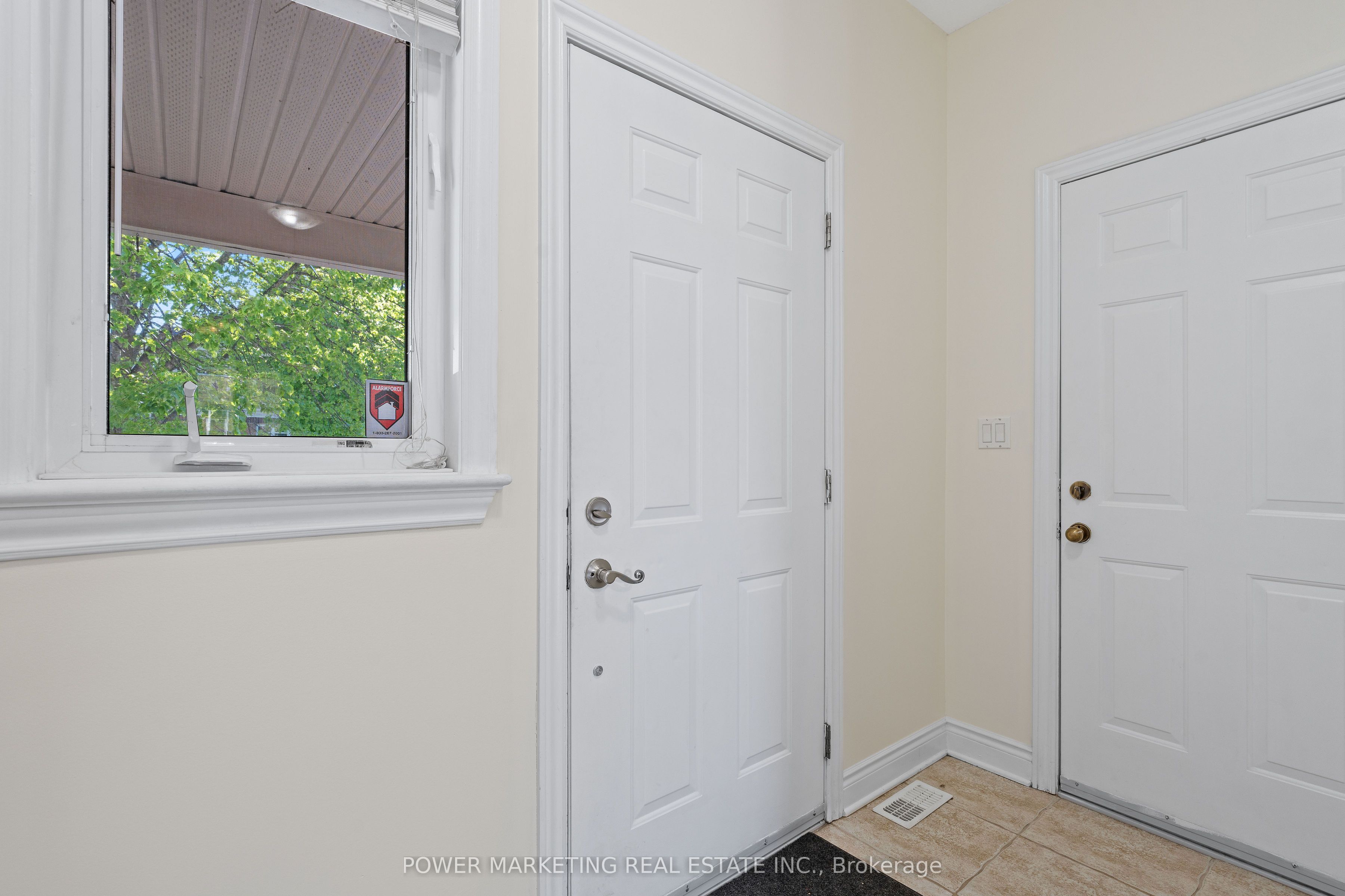 253 Parkin Circle Property Photo 4