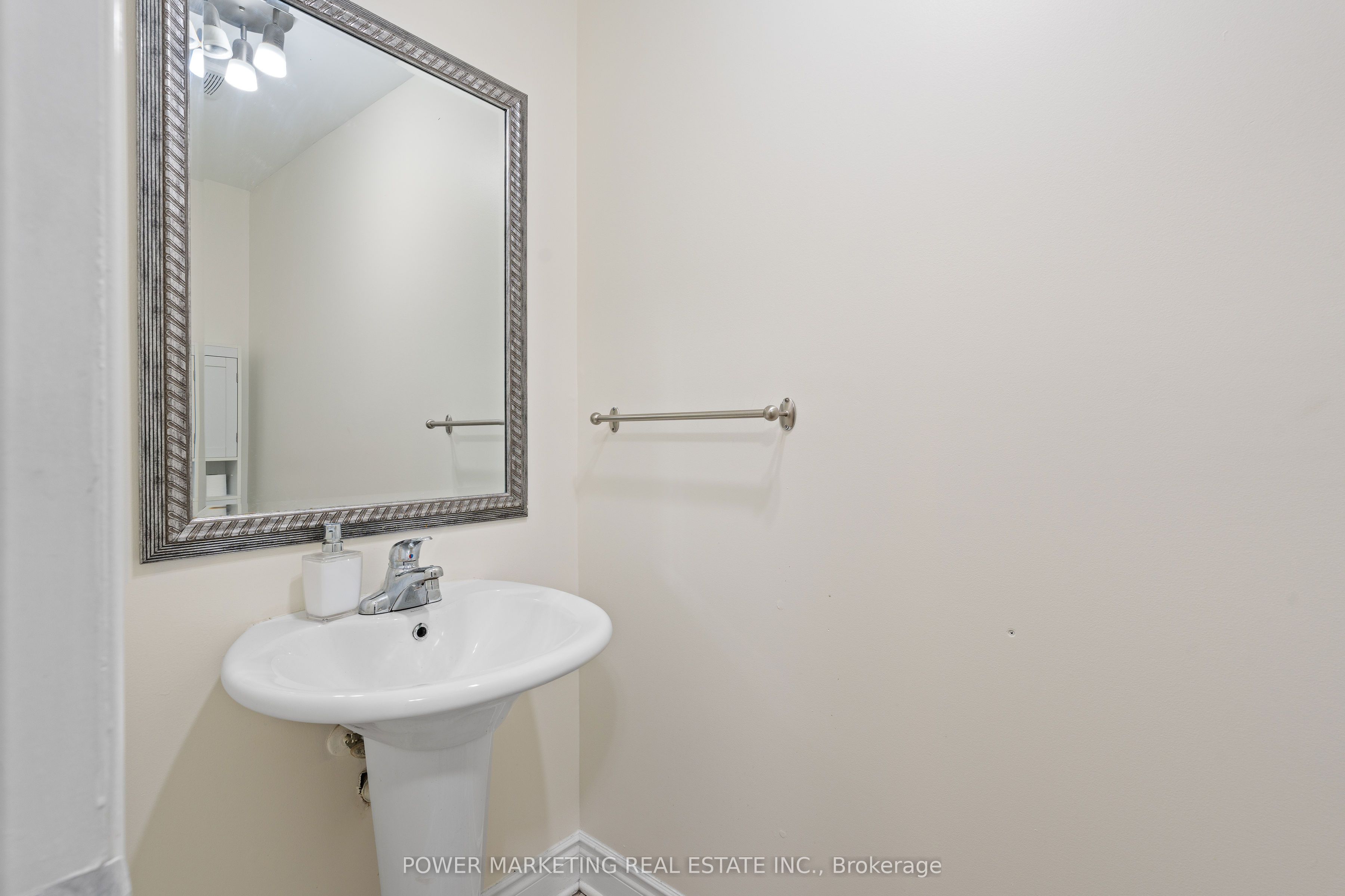 253 Parkin Circle Property Photo 6