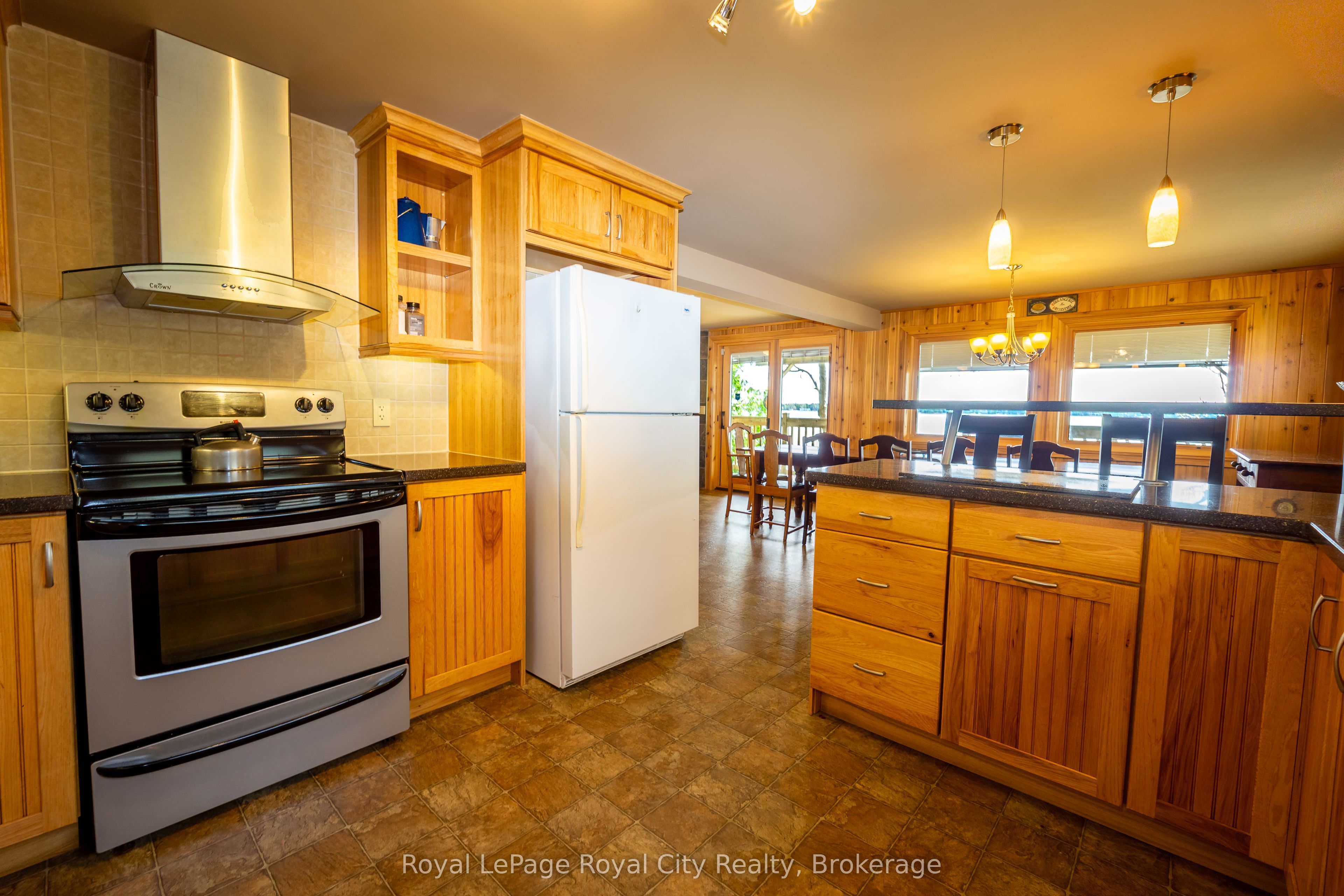 584 Warner Bay Road Property Photo 8
