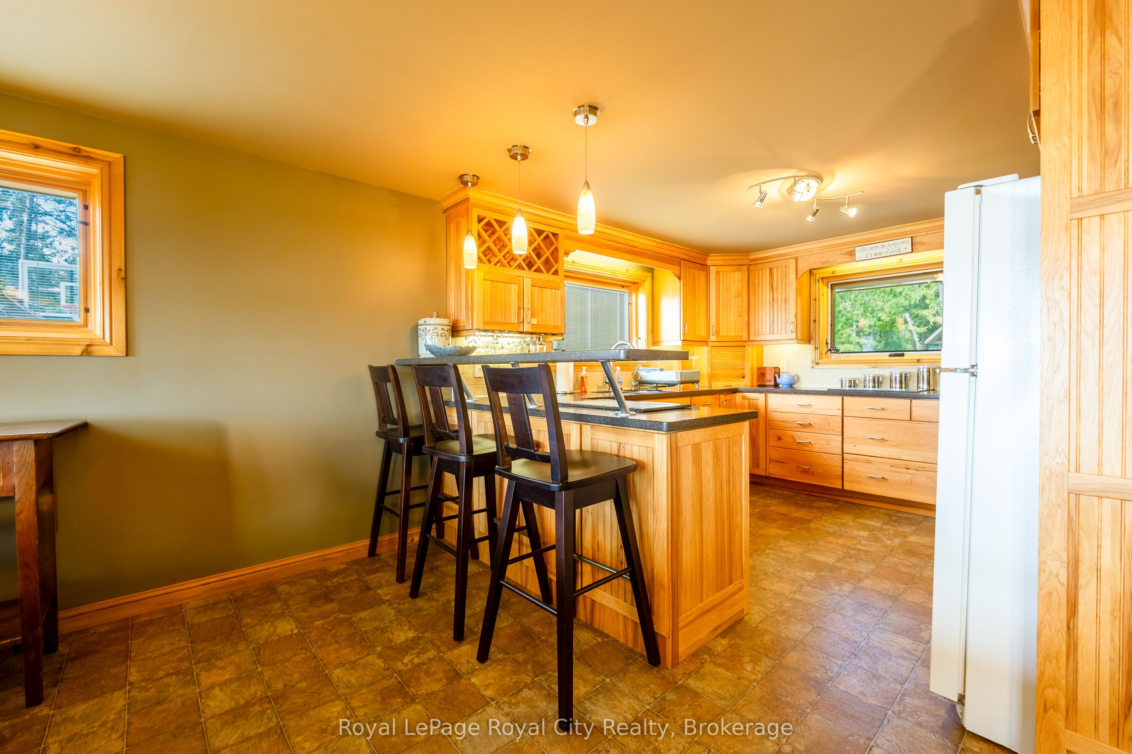 584 Warner Bay Road Property Photo 9